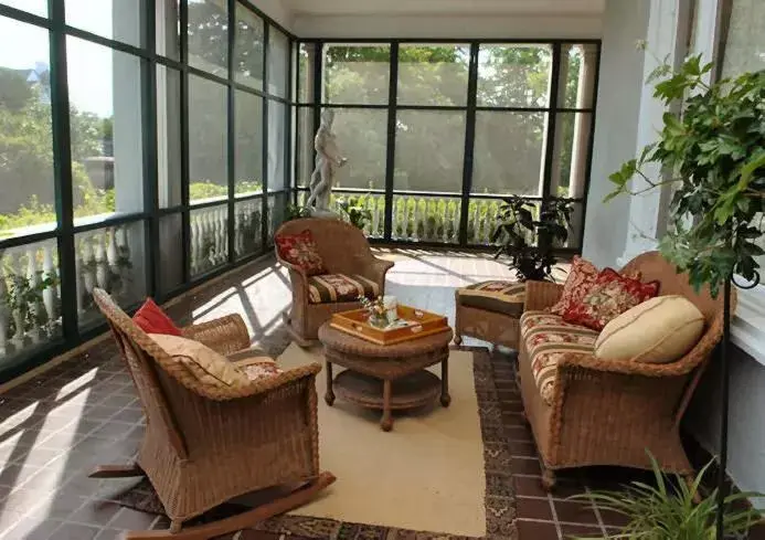 Seating Area in Alexander Mansion Bed & Breakfast