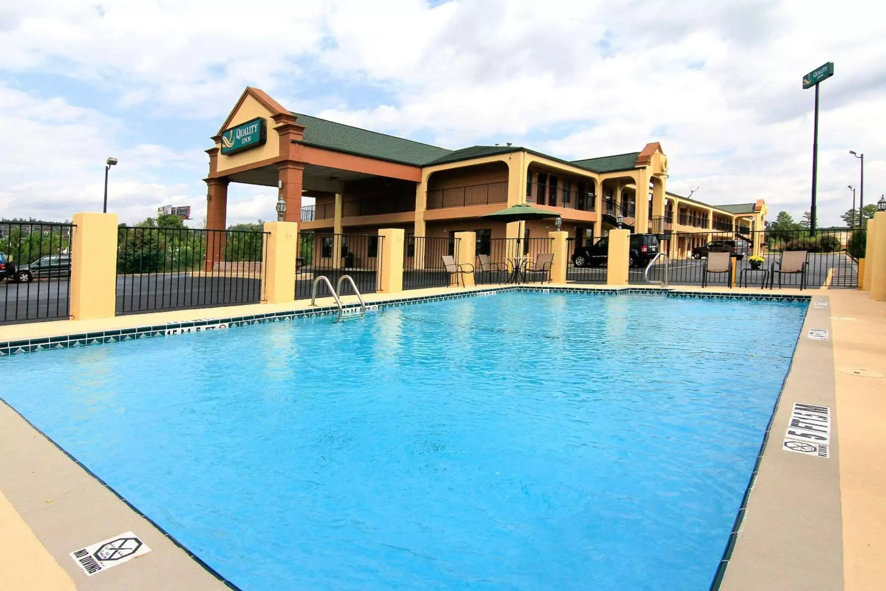 On site, Swimming Pool in Quality Inn Adairsville-Calhoun South