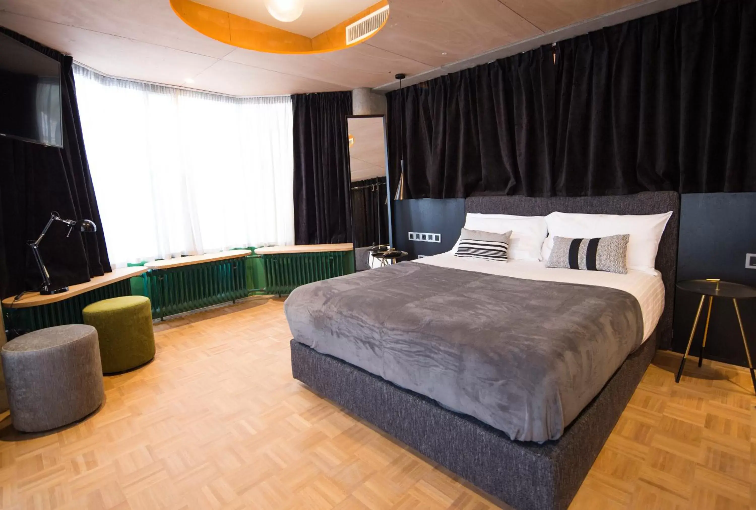 Bedroom, Bed in Quentin Zoo hotel