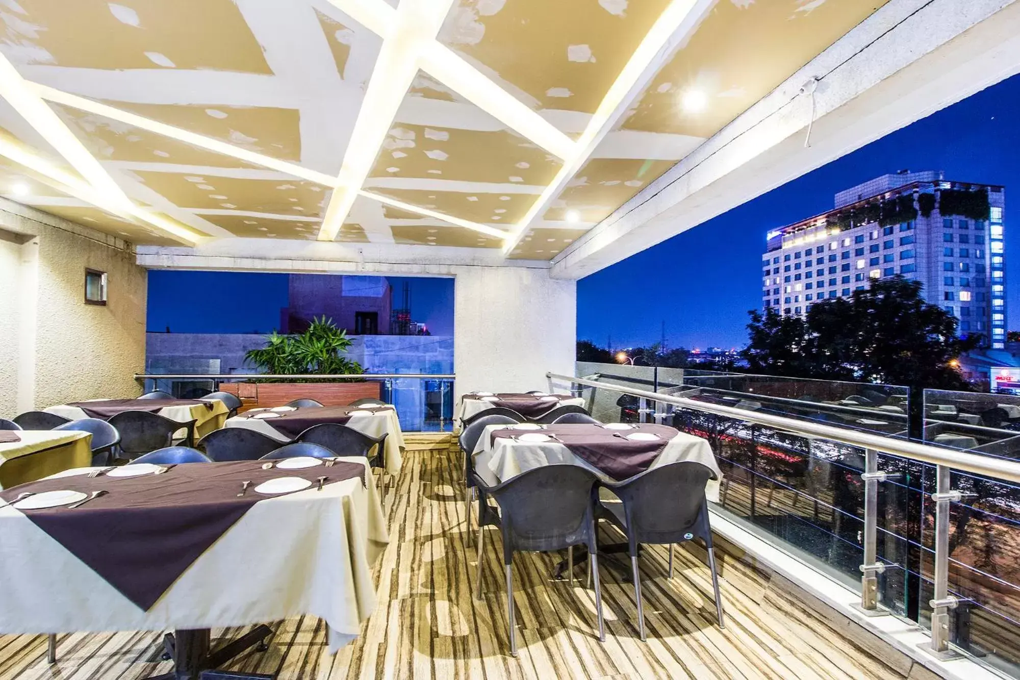 Restaurant/places to eat in FabHotel Prime Avenue Restaurant/places to eat in FabHotel Prime Avenue