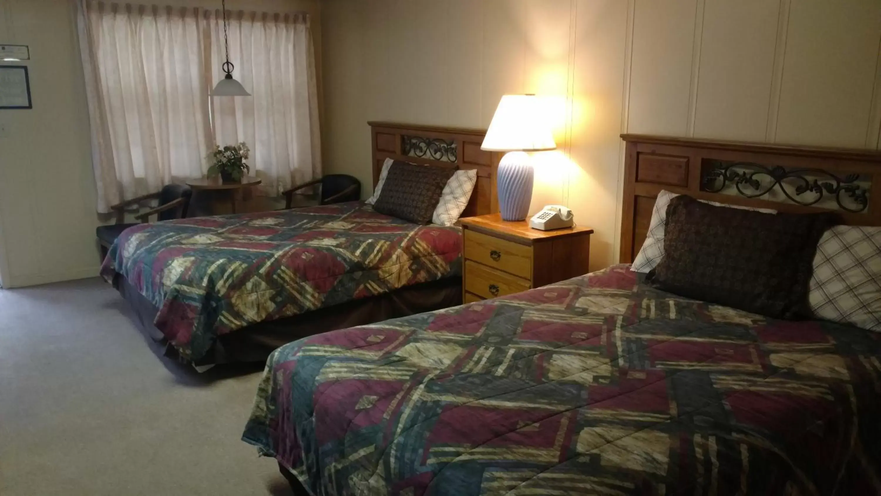 Bed in Five Star Inn - Maggie Valley