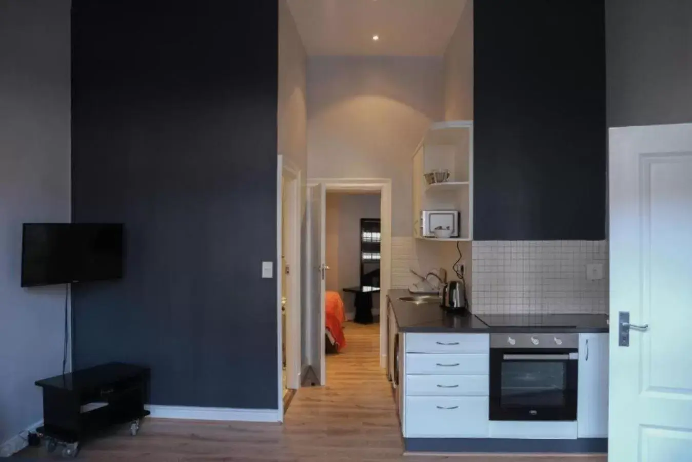 TV and multimedia, Kitchen/Kitchenette in Long Street Boutique Hotel