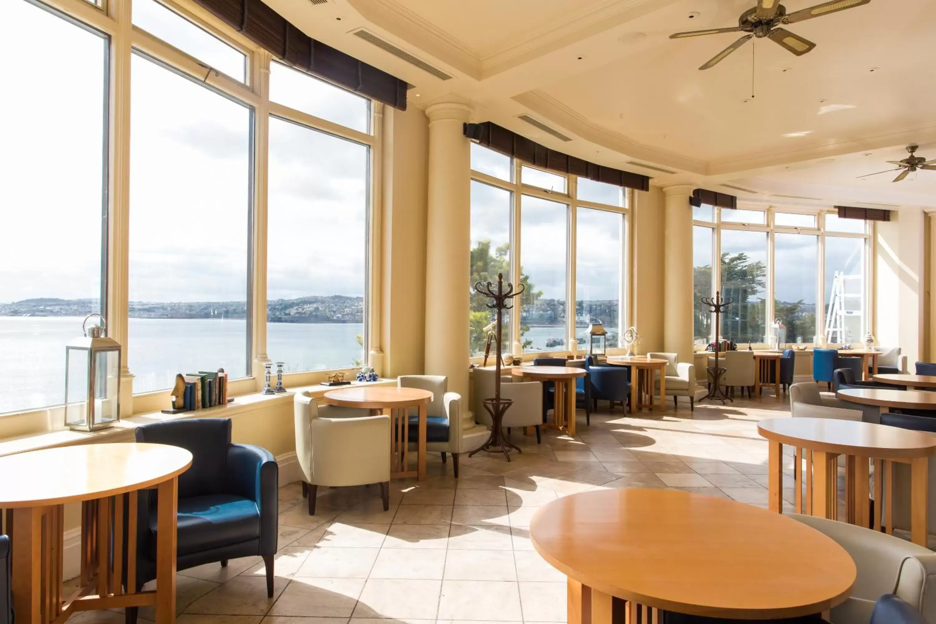 Seating area, Restaurant/Places to Eat in The Imperial Torquay