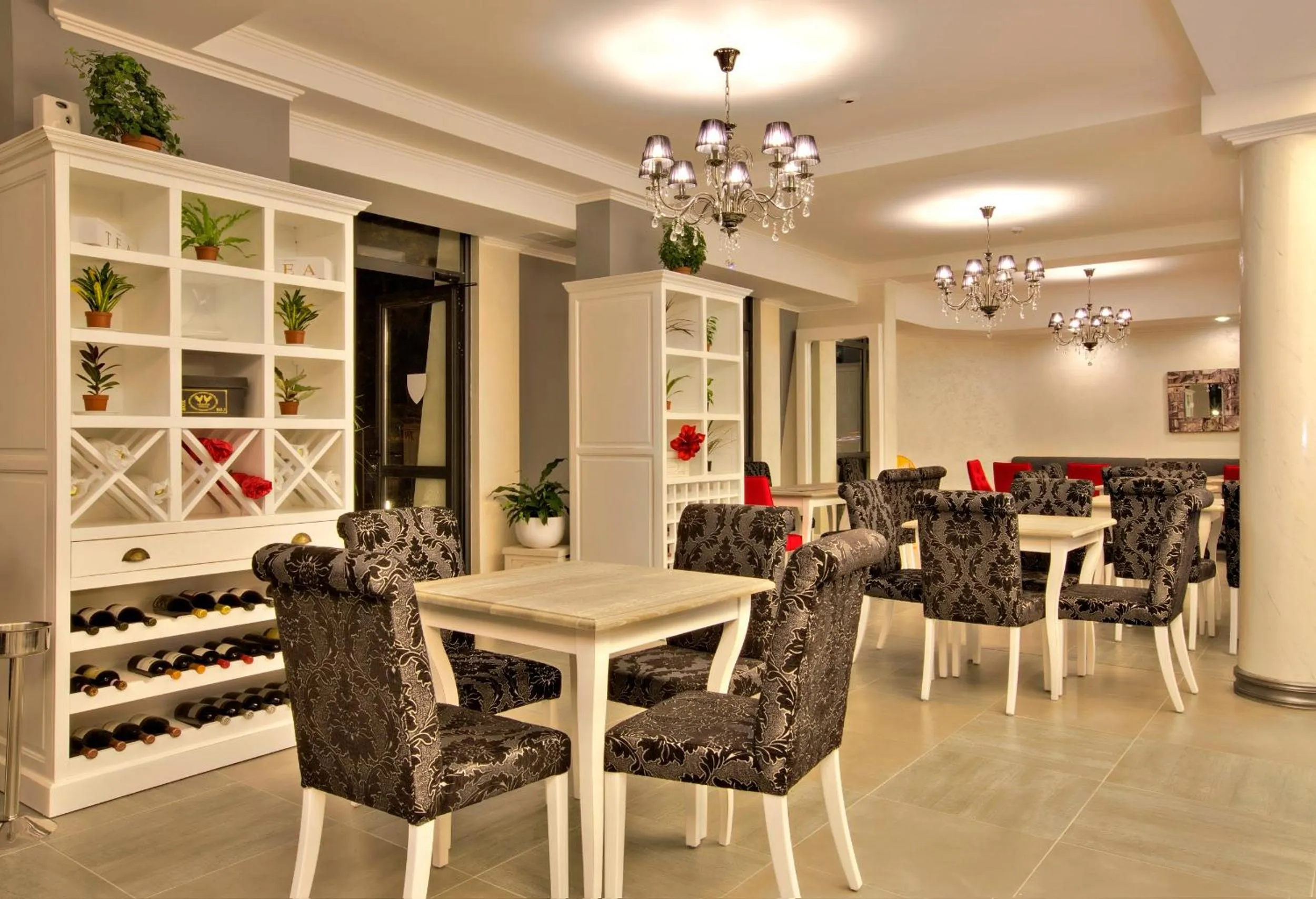 Restaurant/places to eat in White Rock Castle Suite Hotel & SPA