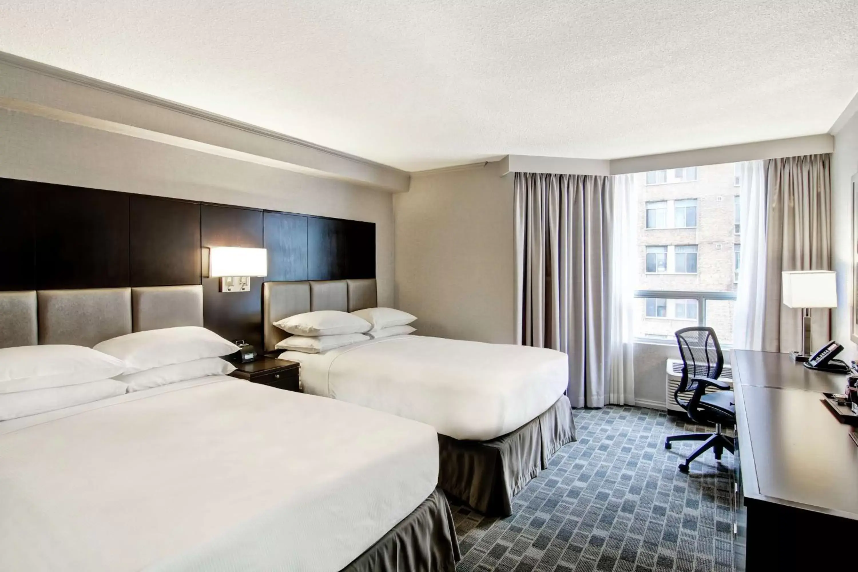 Bedroom, Bed in DoubleTree by Hilton Toronto Downtown