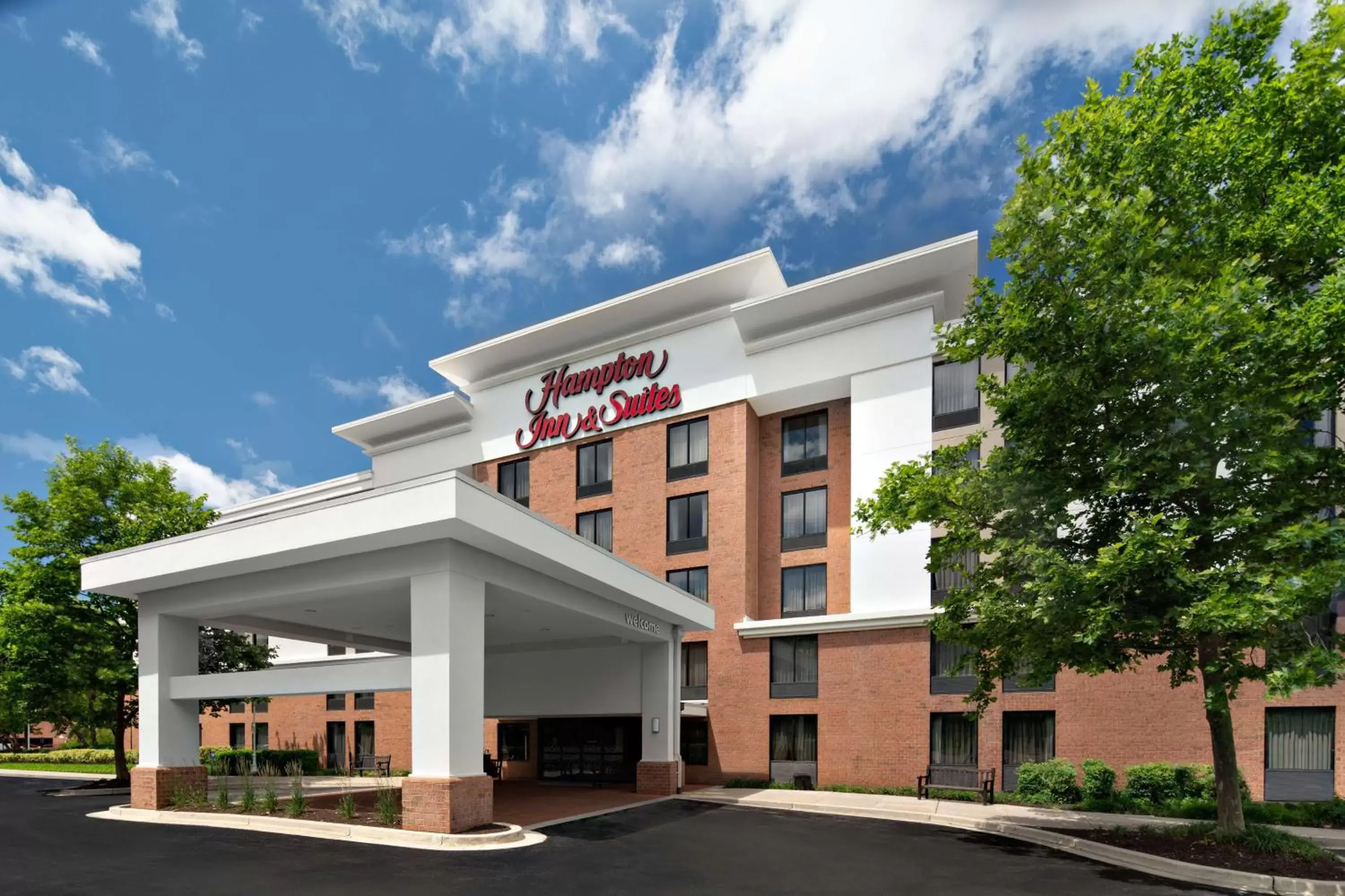 Property building in Hampton Inn & Suites Annapolis Property building in Hampton Inn & Suites Annapolis