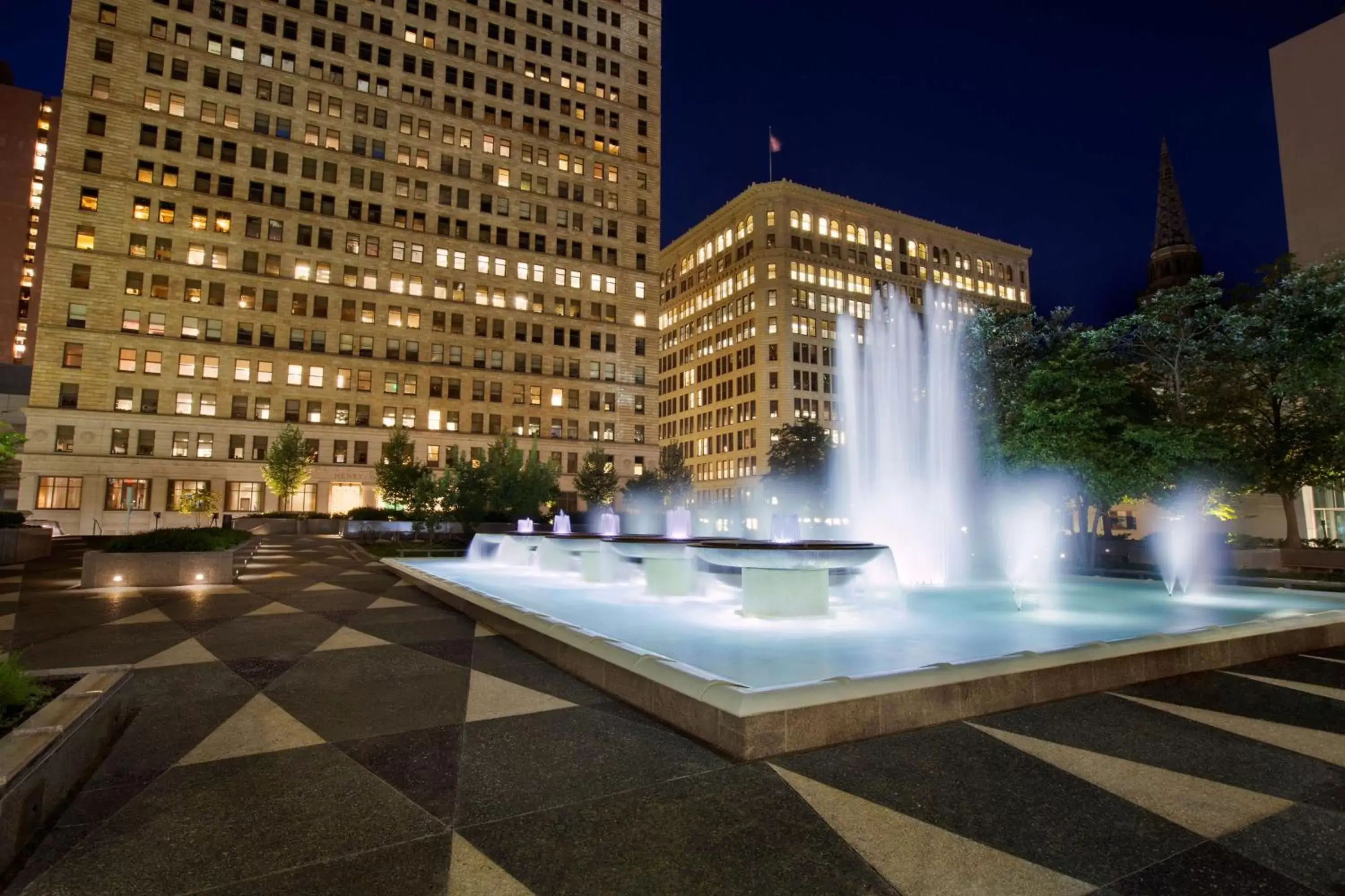 Property building, Swimming Pool in Embassy Suites Pittsburgh-Downtown