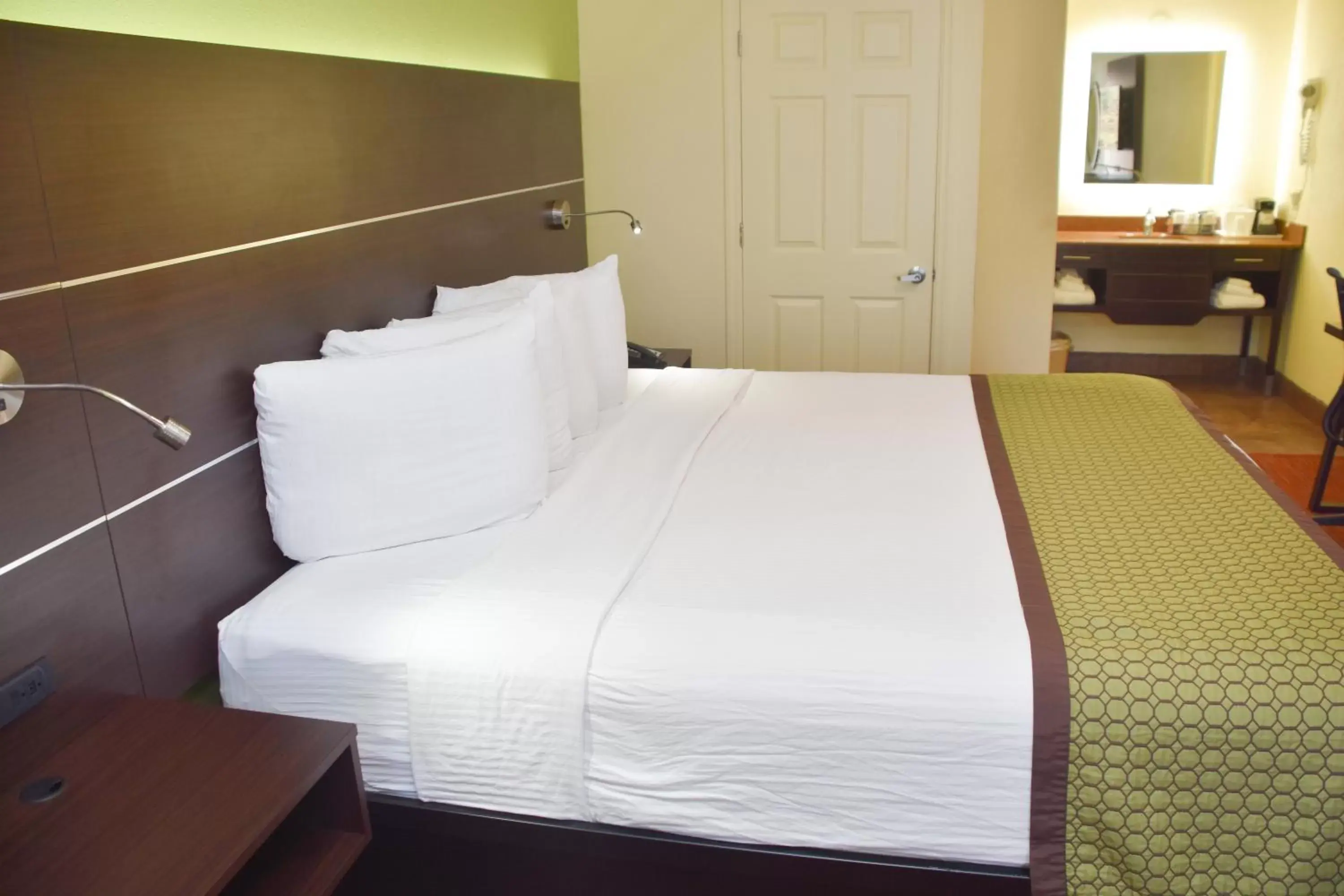 Bed in SureStay Hotel by Best Western Manning