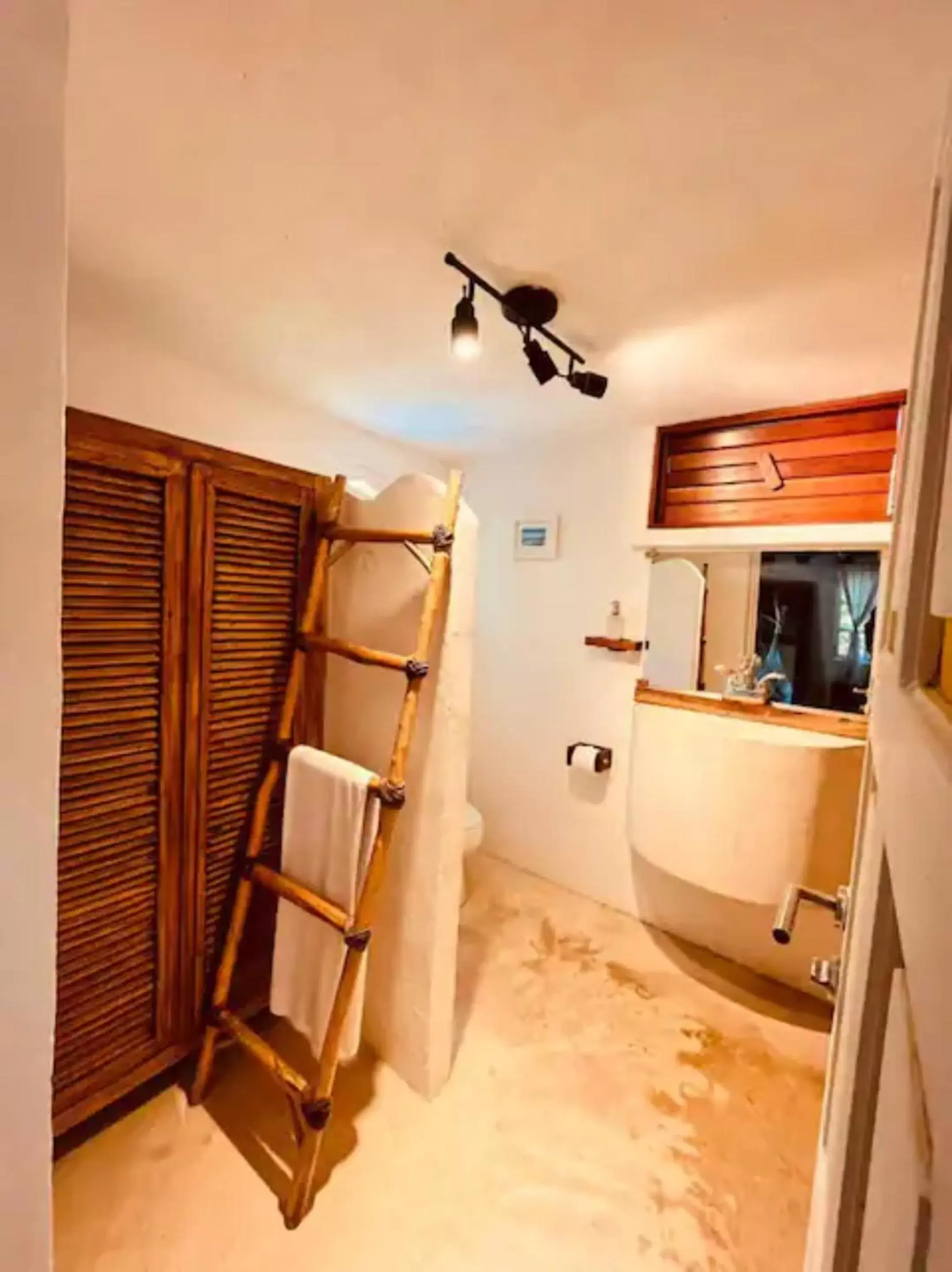Bathroom in Dos Ceibas Tulum Feel Good Hotel