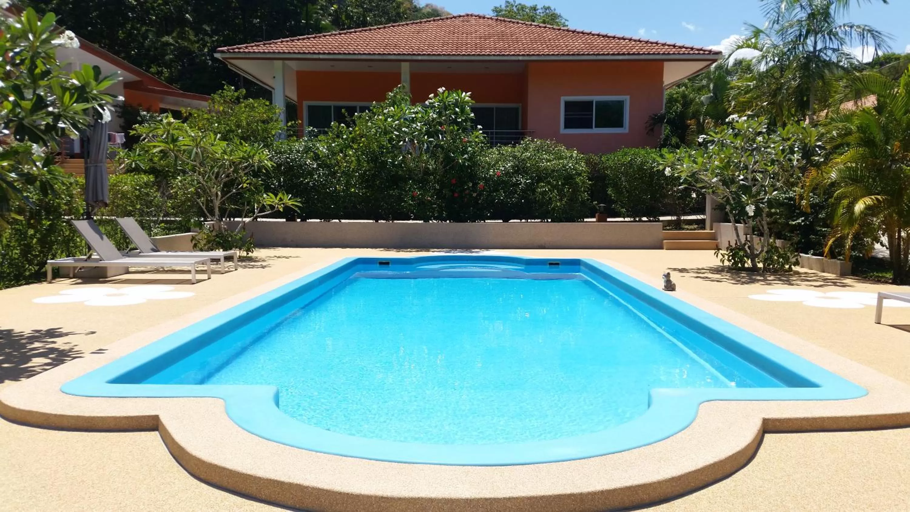 Swimming pool in Khao Sok Jasmine Garden Resort - SHA Certified