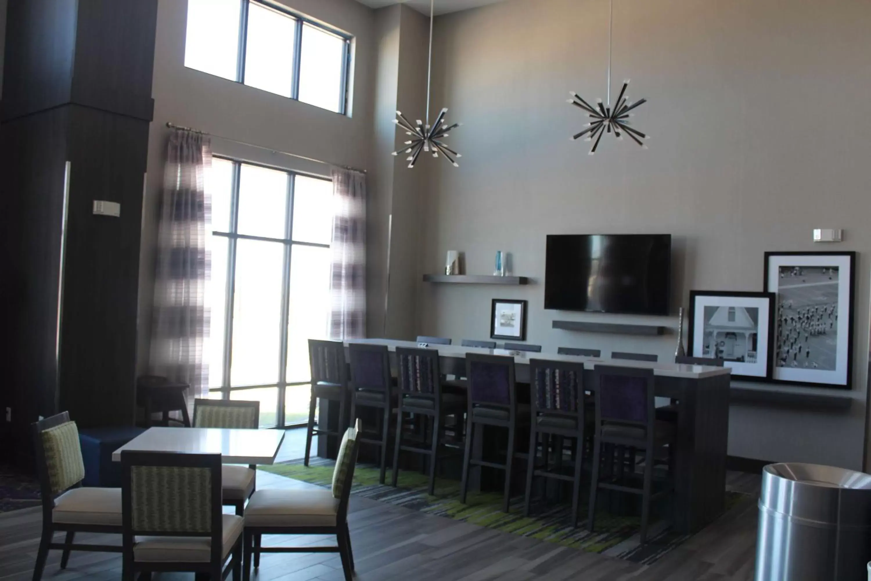 Lobby or reception, TV/Entertainment Center in Hampton Inn & Suites Guthrie, OK