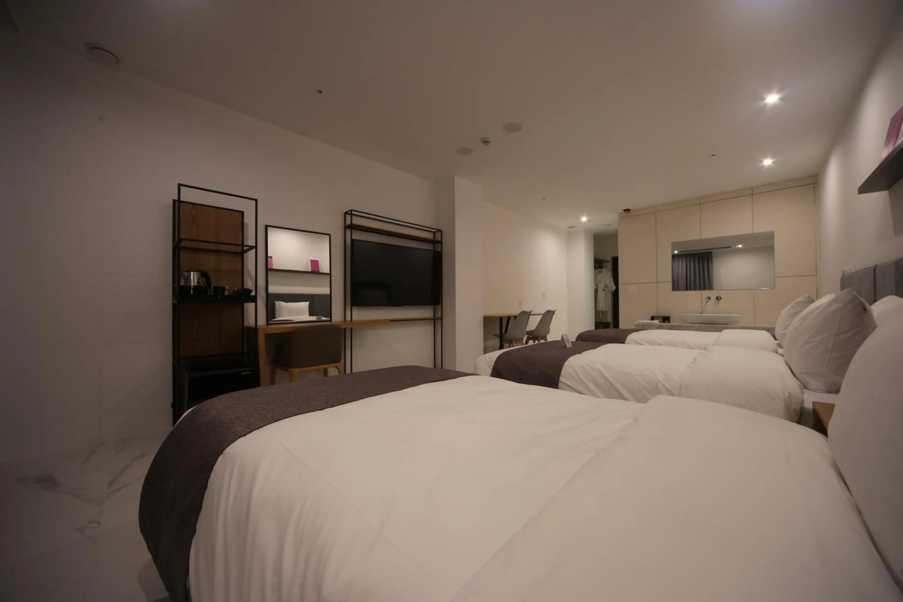 Bed in Hotel Noblestay