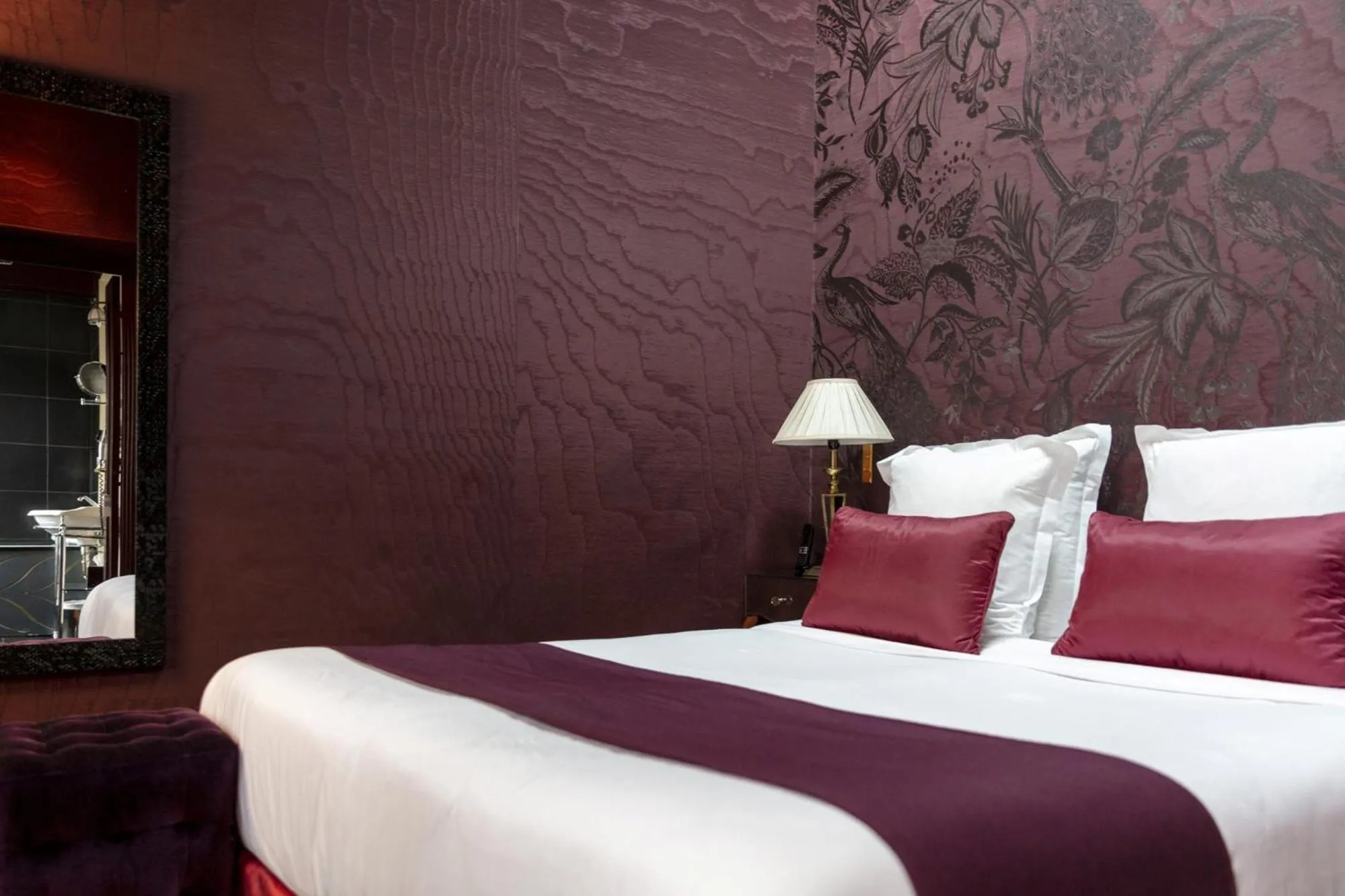 Bed in Hotel Du Beaumont