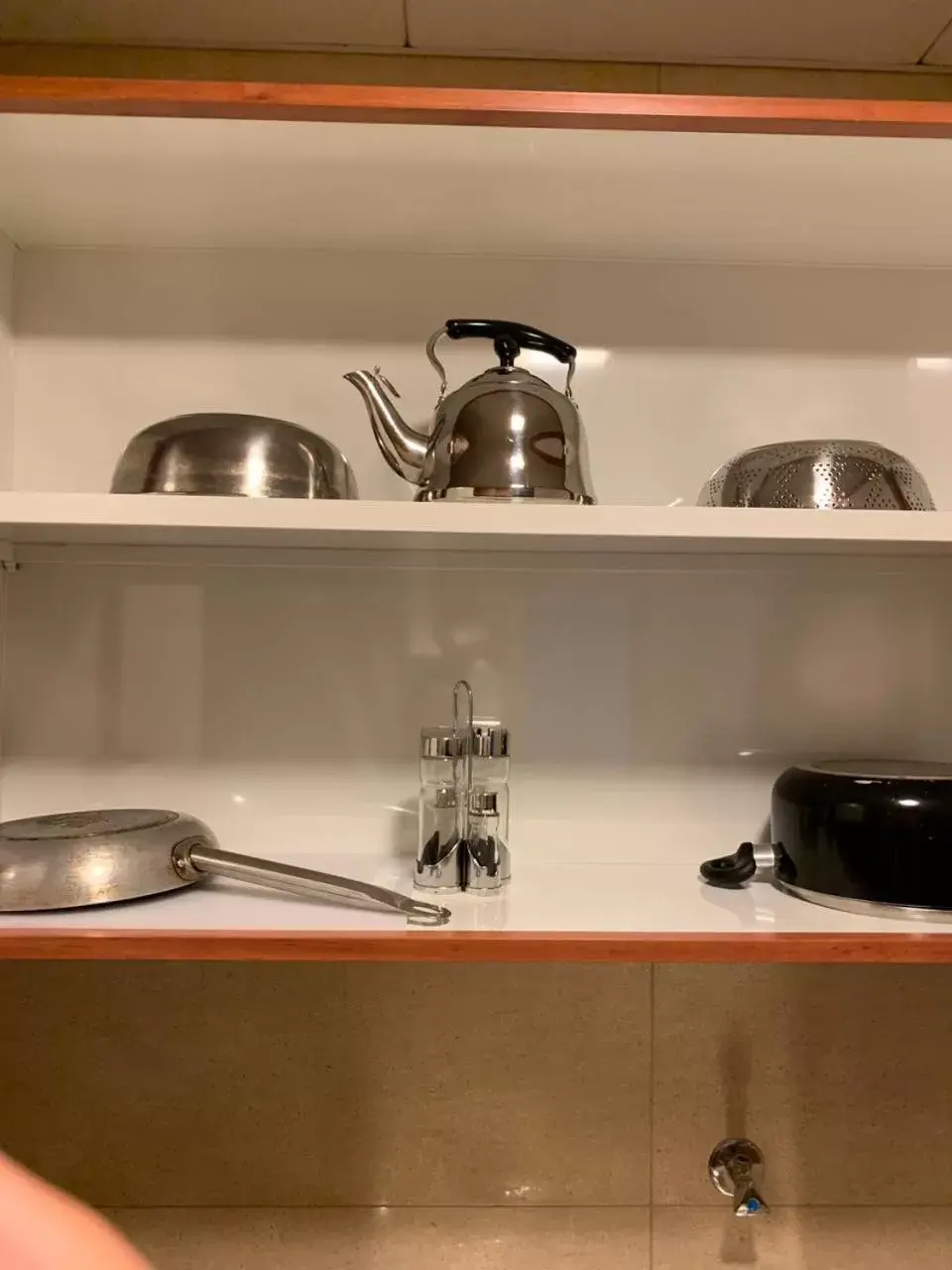 Kitchen/Kitchenette in Paragon Hotel Apartments