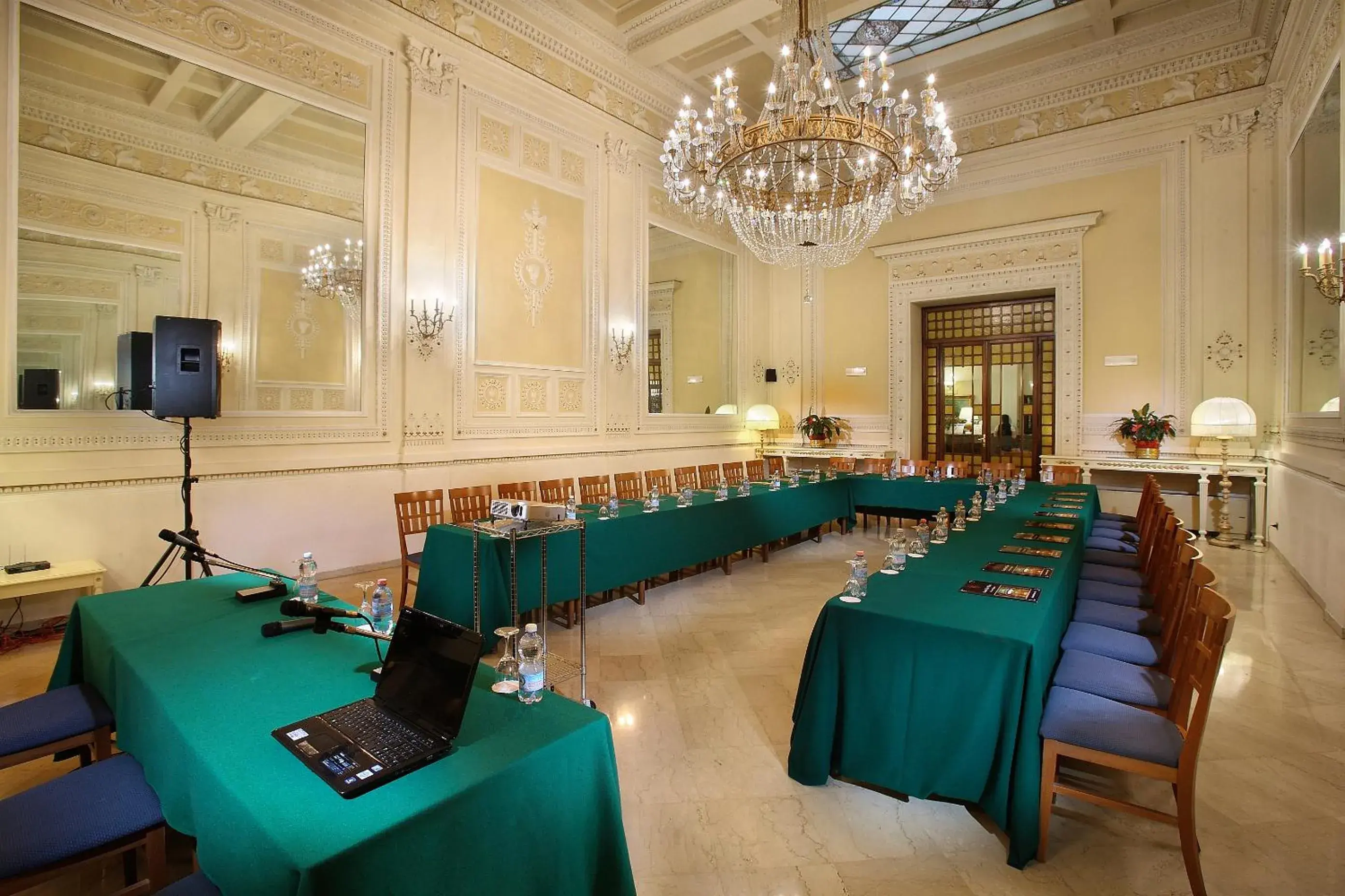 Meeting/conference room in Grand Hotel Plaza & Locanda Maggiore