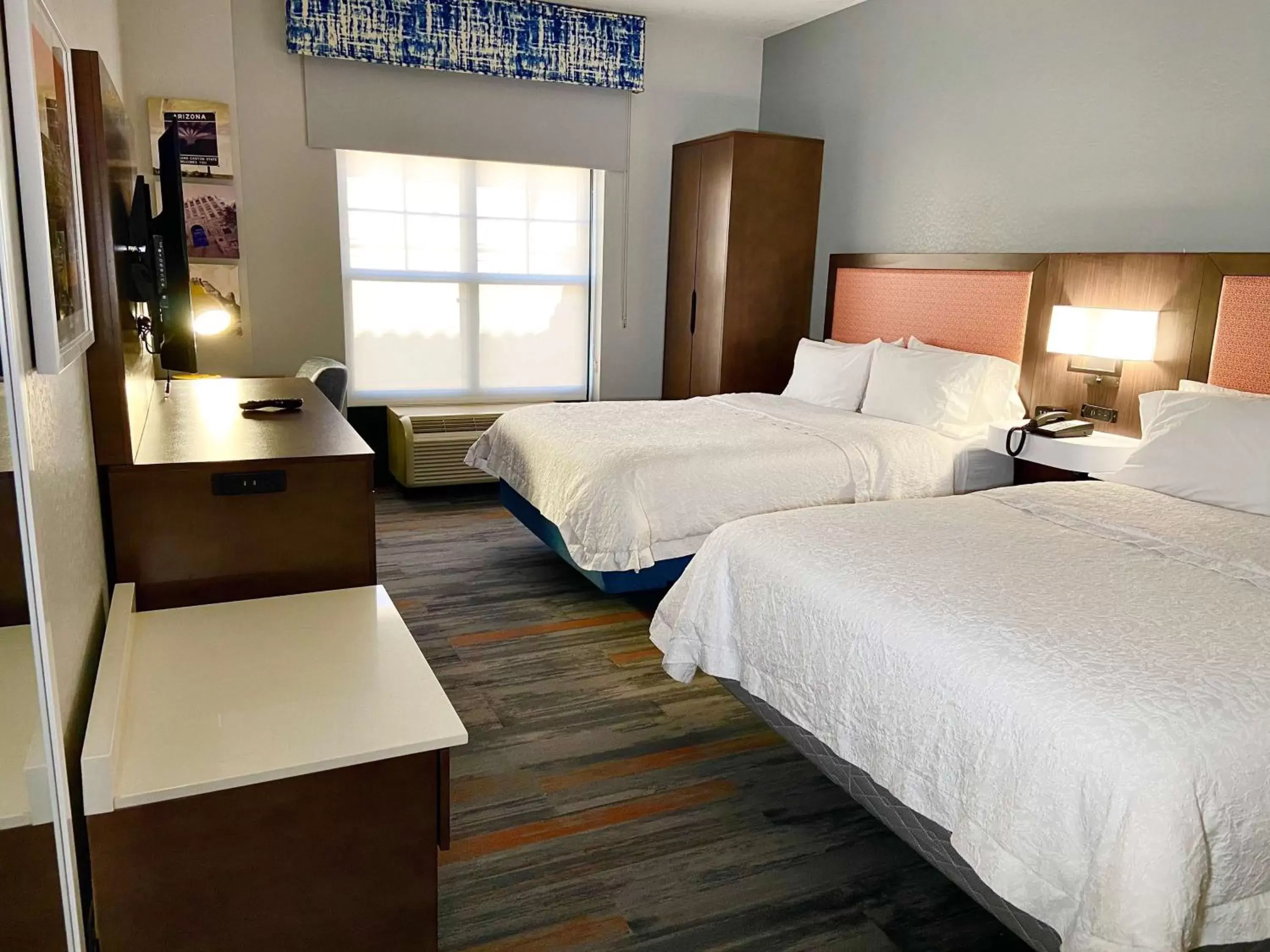 Bedroom in Hampton Inn & Suites Phoenix-Goodyear