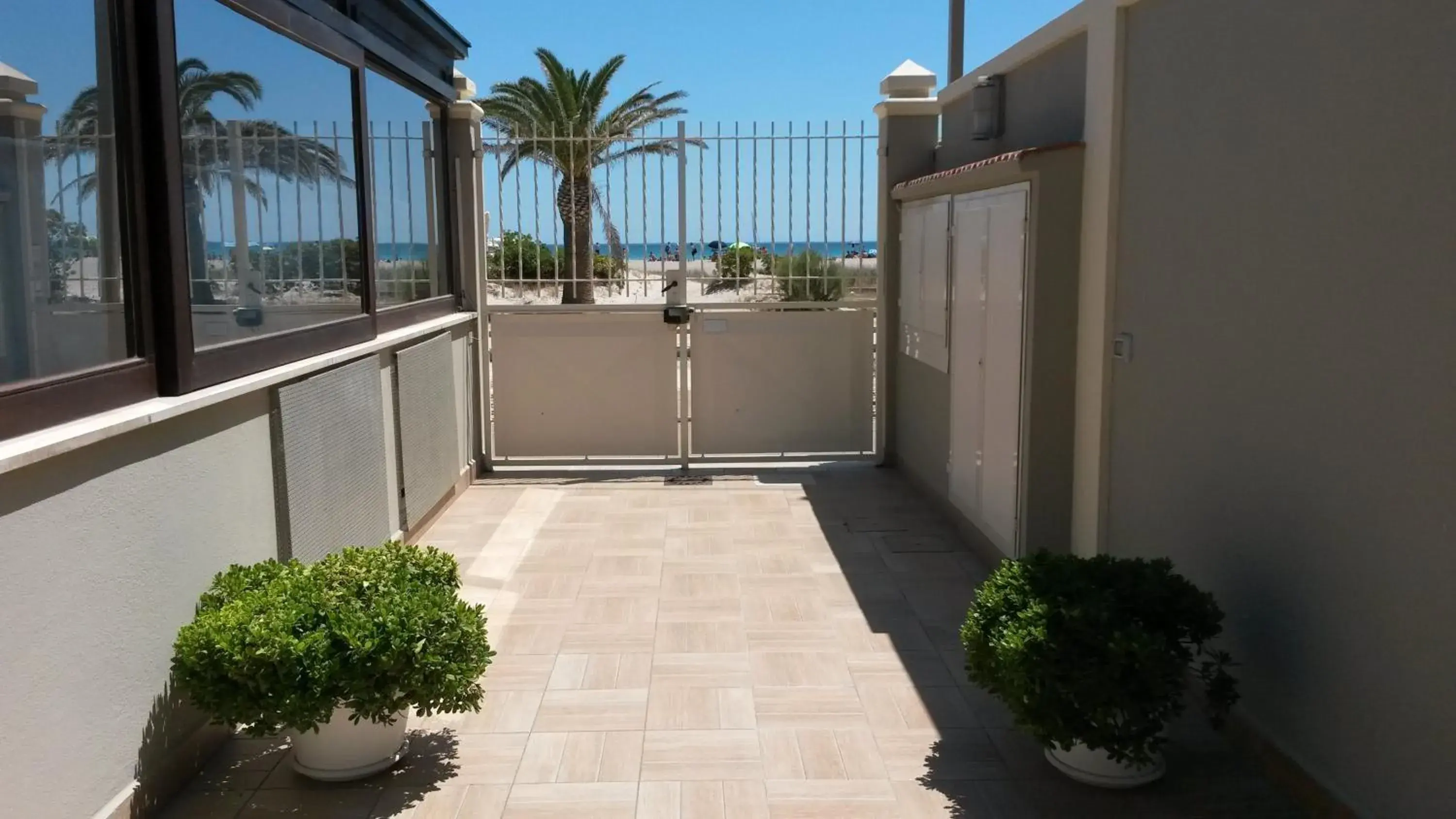 Facade/entrance, Balcony/Terrace in Hotel La Villa Del Mare