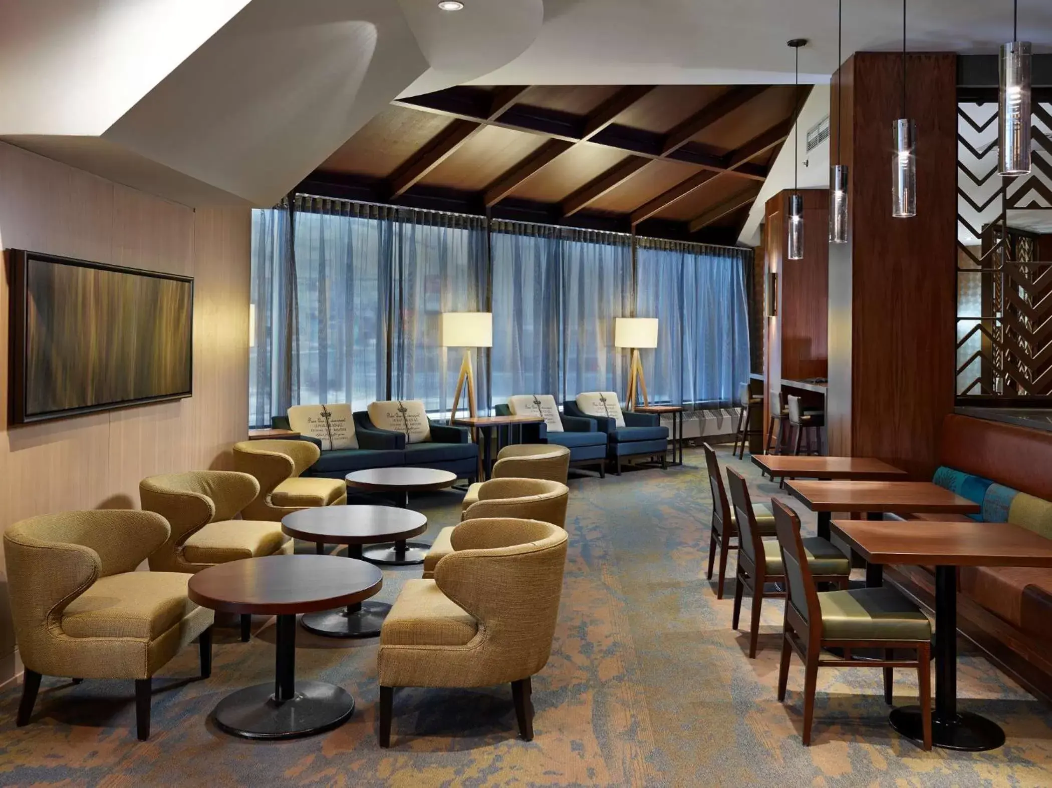 Restaurant/places to eat, Lounge/Bar in DoubleTree by Hilton Hotel & Conference Centre Regina