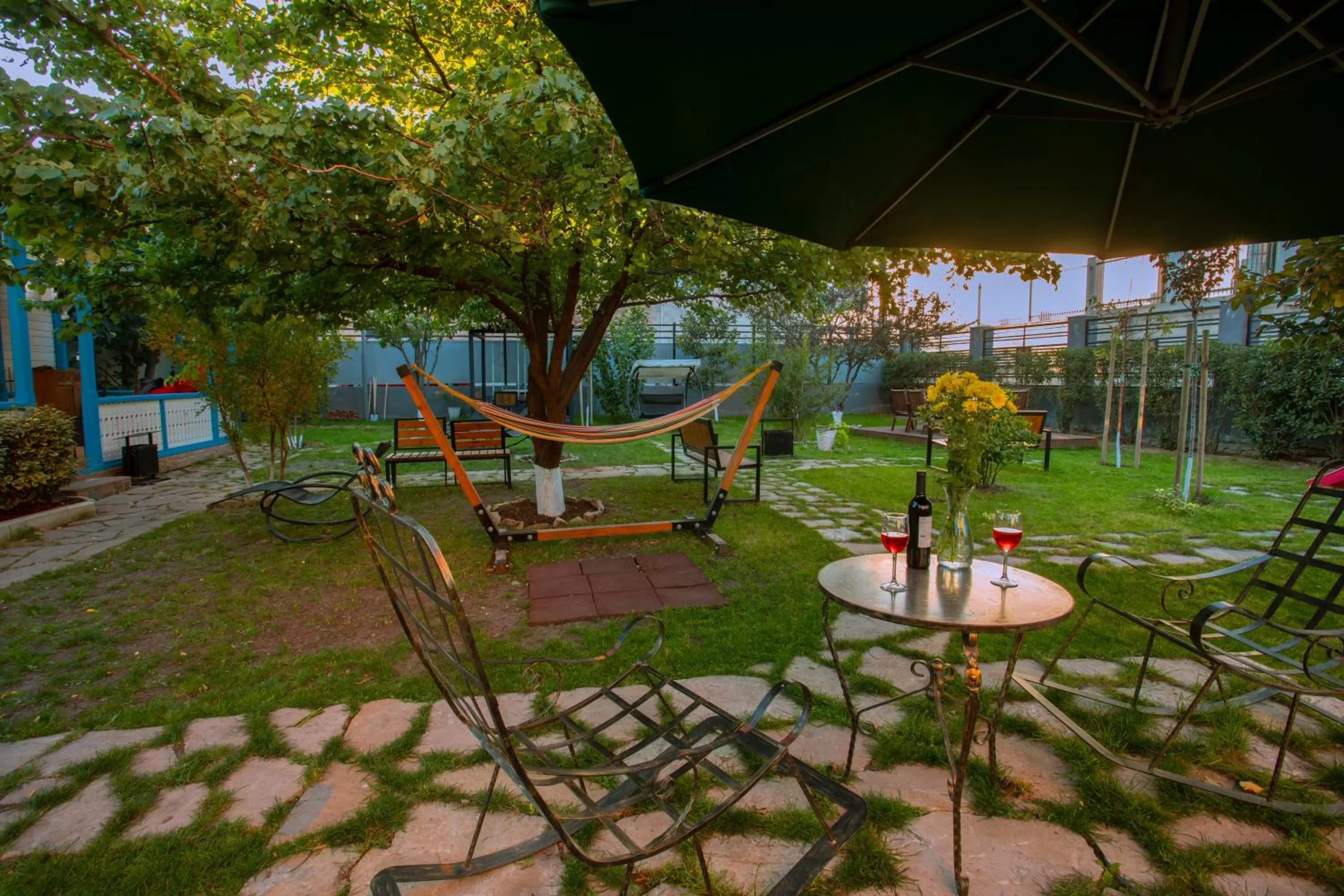 Patio in Apart Hotel West