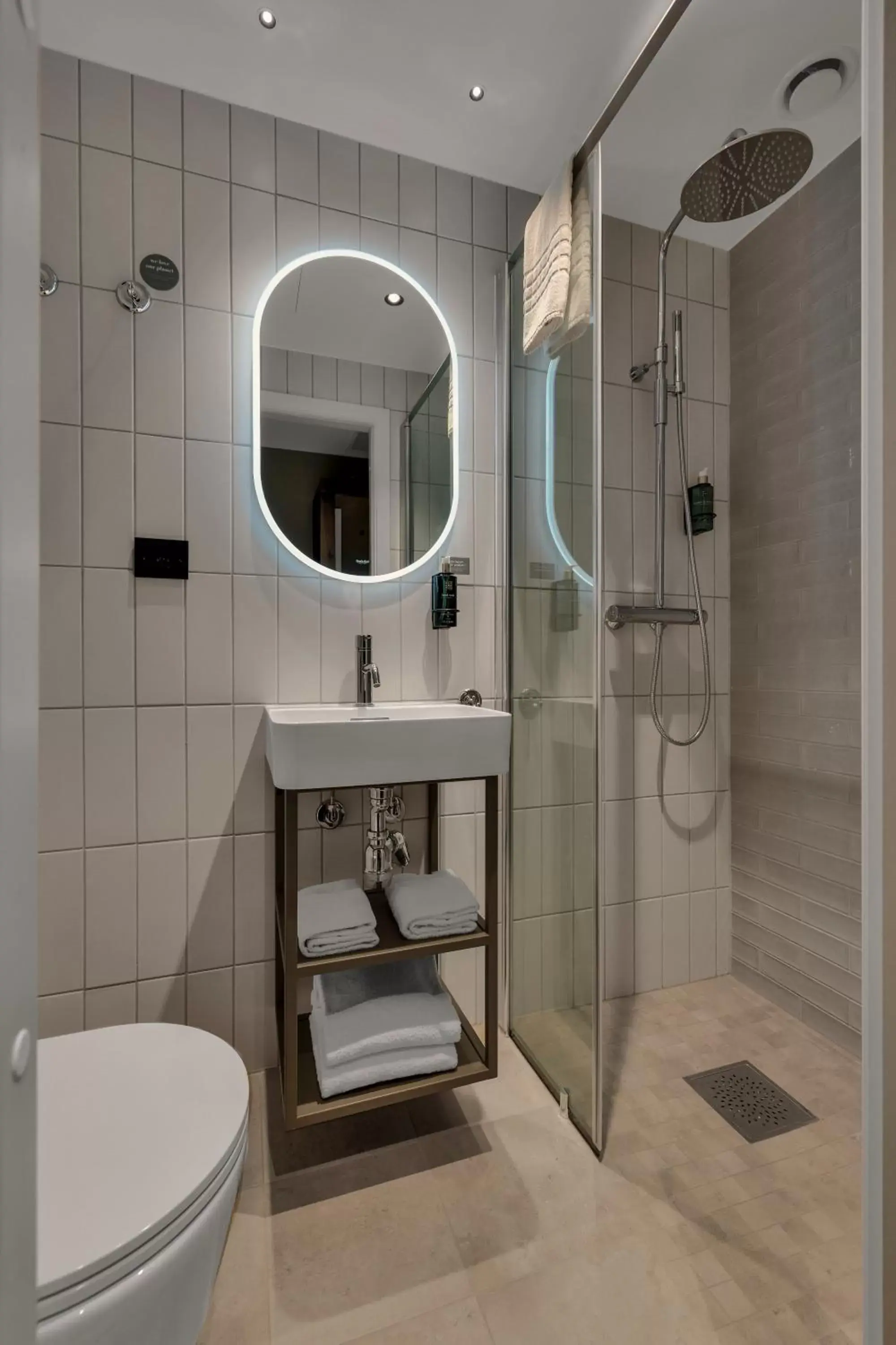 Shower, Bathroom in Clarion Collection Hotel Gabelshus