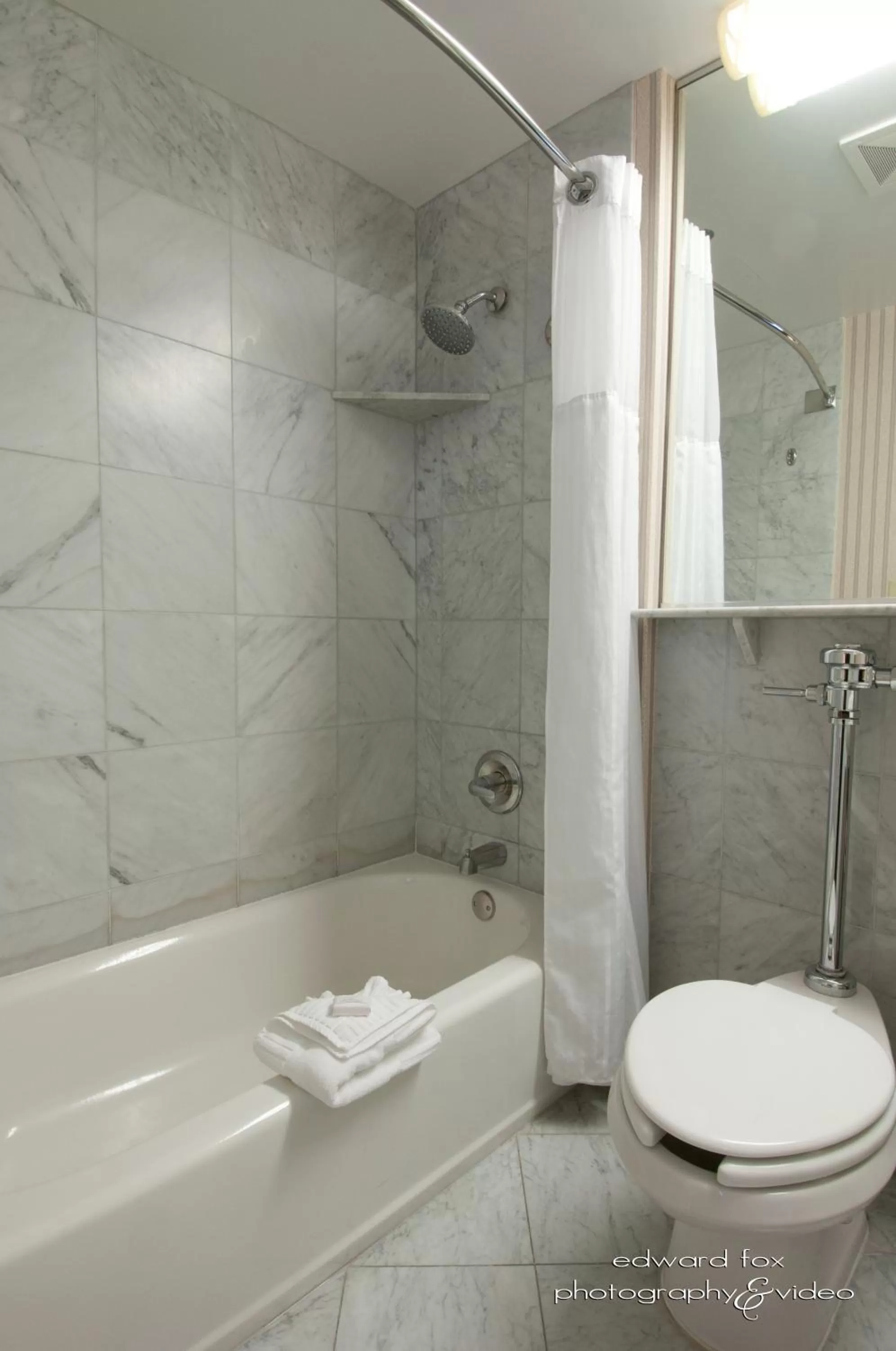 Bathroom in Warwick Allerton Chicago