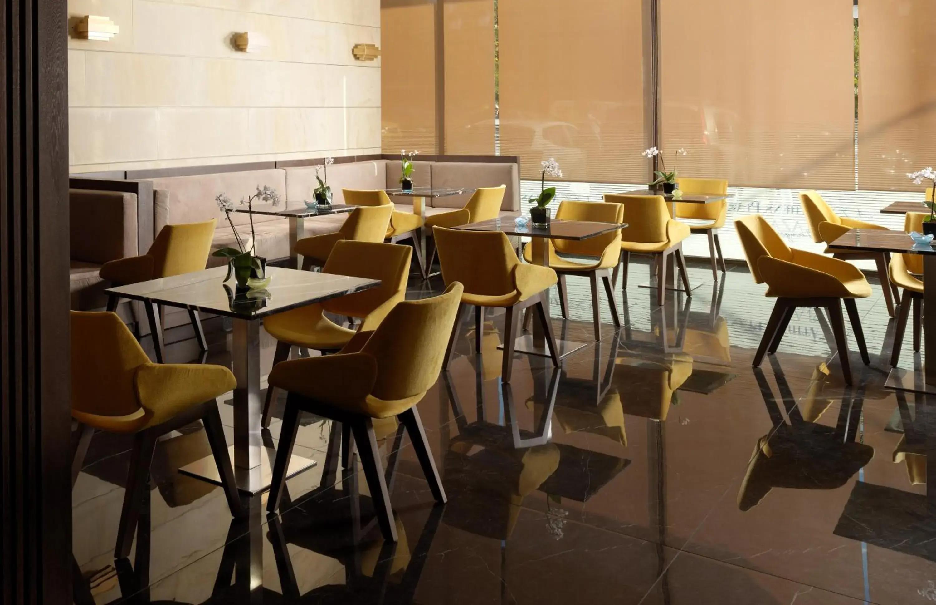Lounge or bar, Restaurant/Places to Eat in NJV Athens Plaza