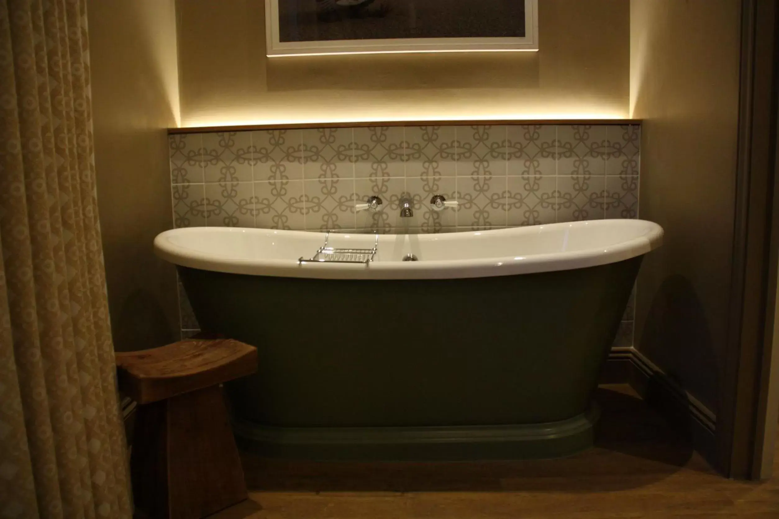 Bath, Bathroom in The Bell Hotel, Saxmundham