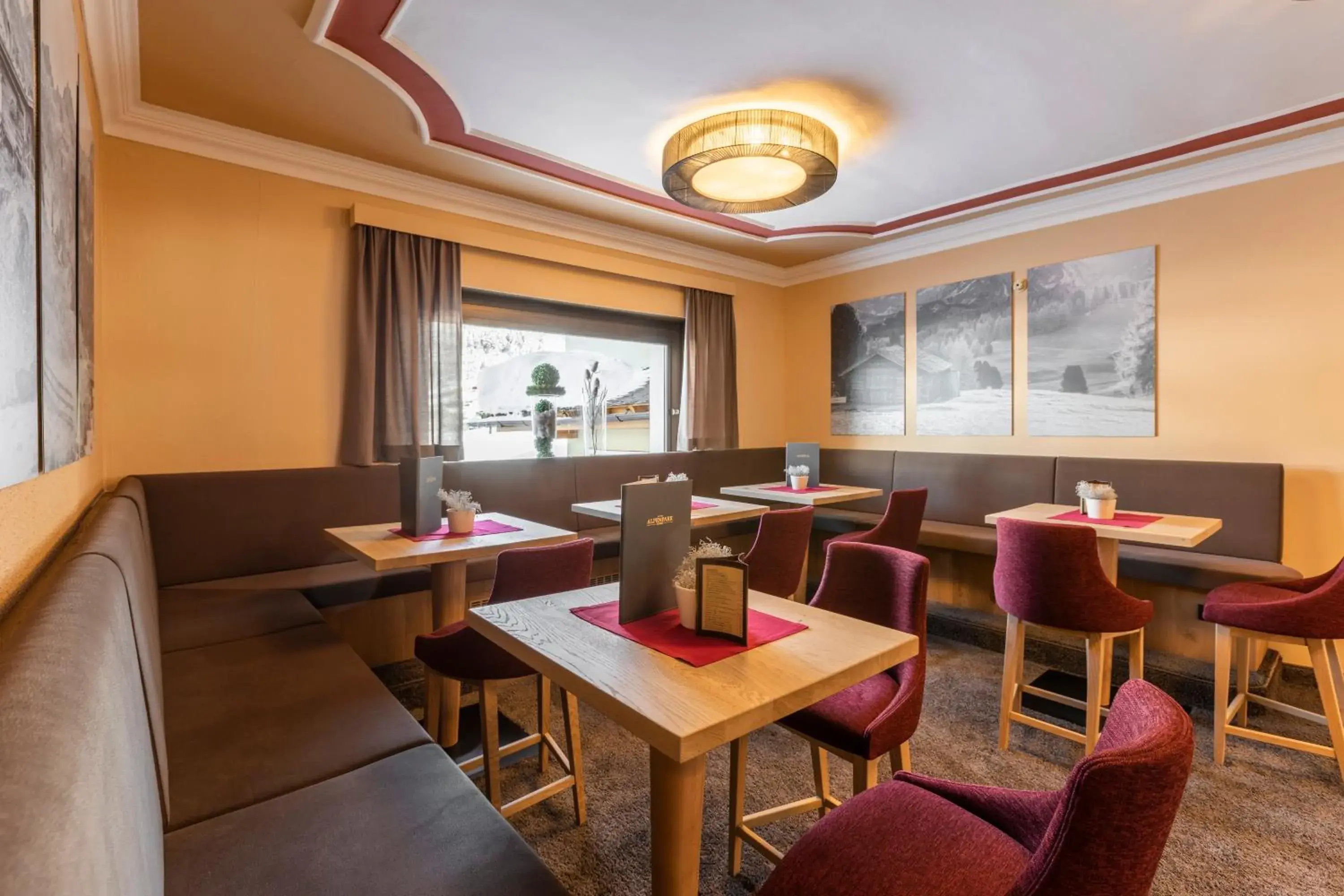 Lounge or bar, Restaurant/Places to Eat in Alpenpark Resort Superior