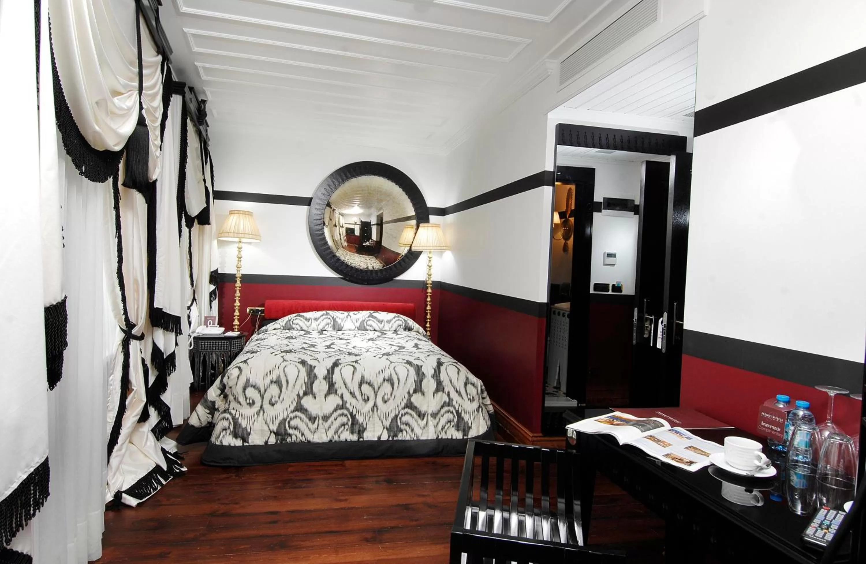 Coffee/tea facilities, Bed in Premist Hotels Sultanahmet