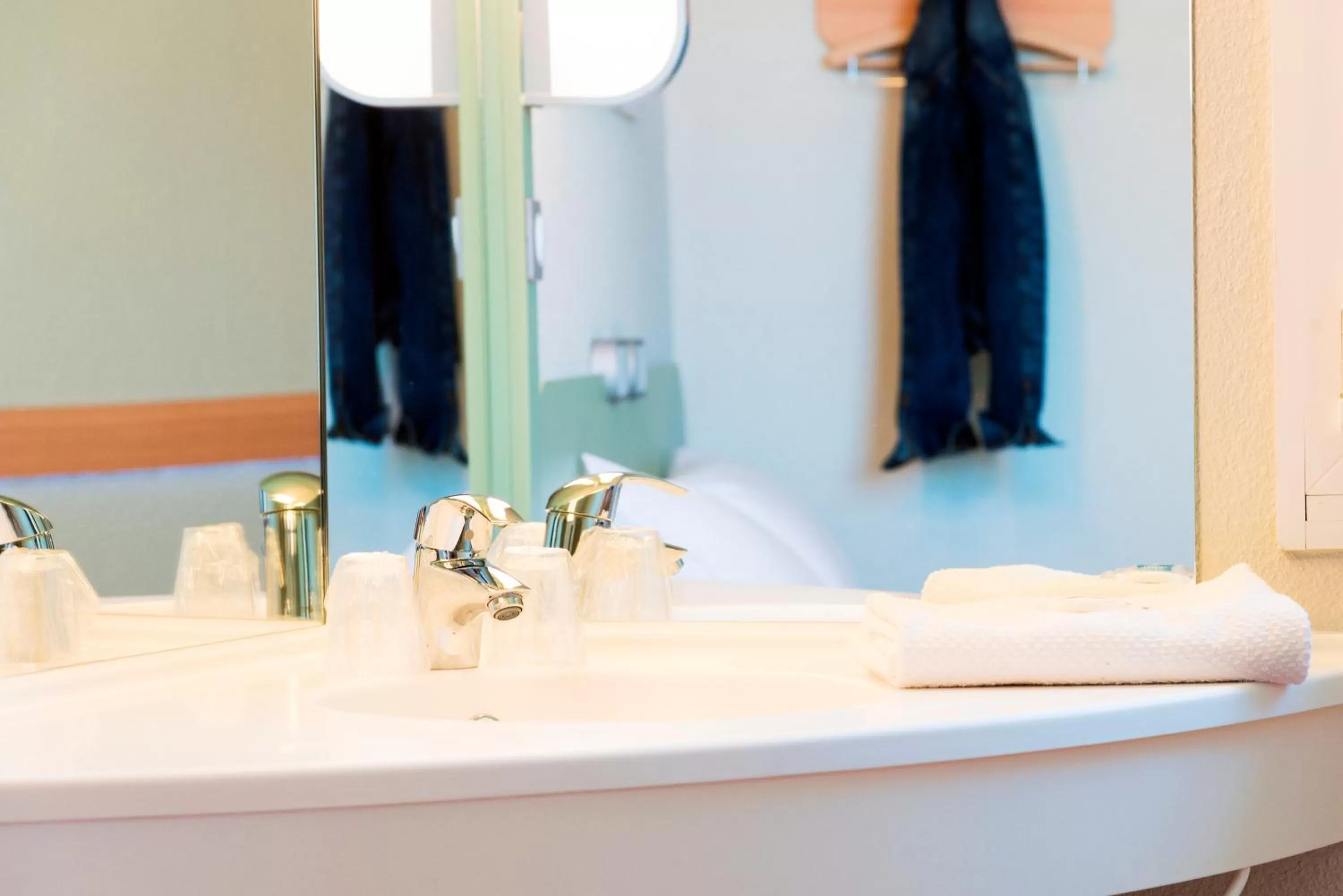 Toilet in ibis budget Granville