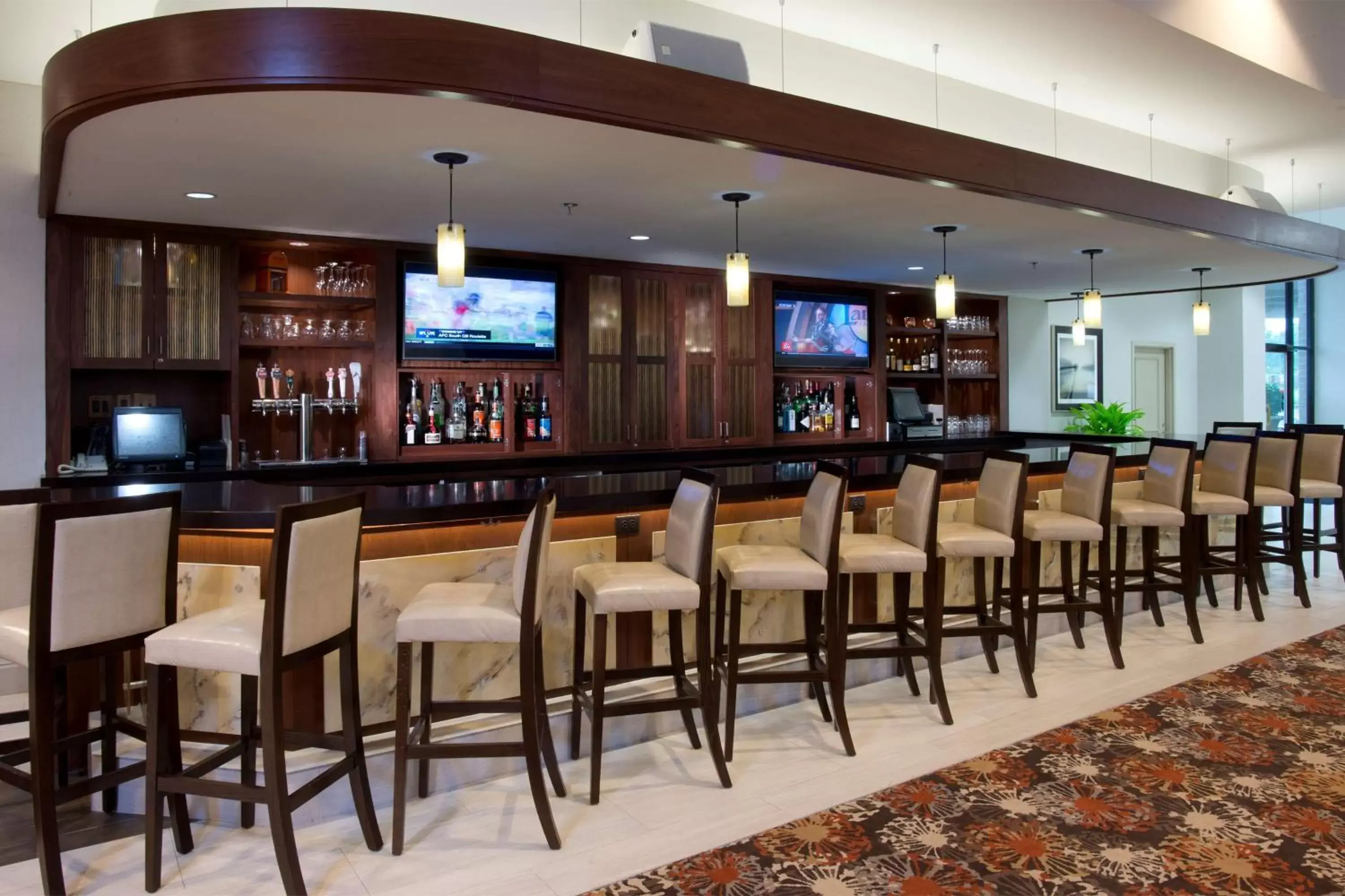 Lounge or bar, Lounge/Bar in DoubleTree by Hilton Lafayette
