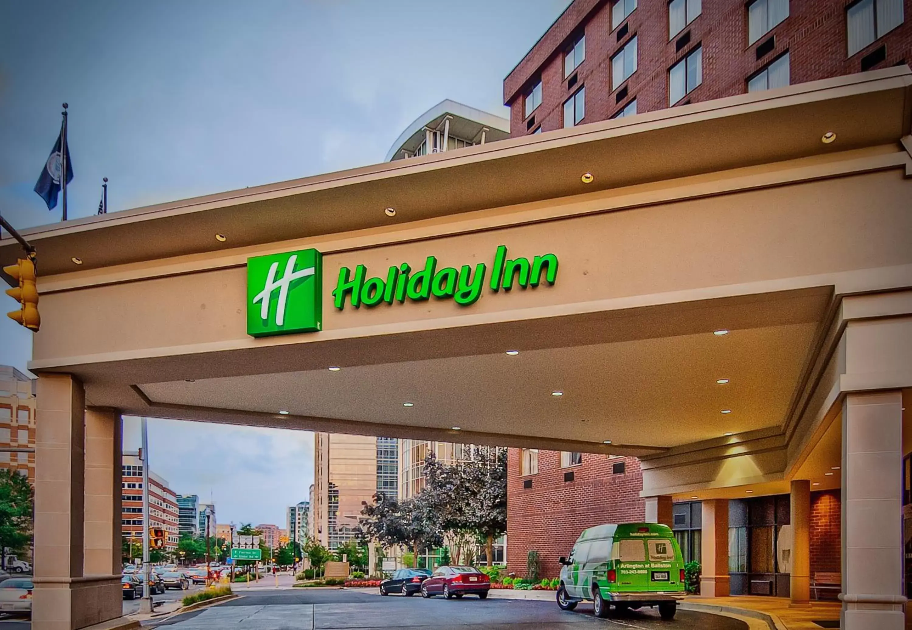 Property building in Holiday Inn Arlington at Ballston, an IHG Hotel