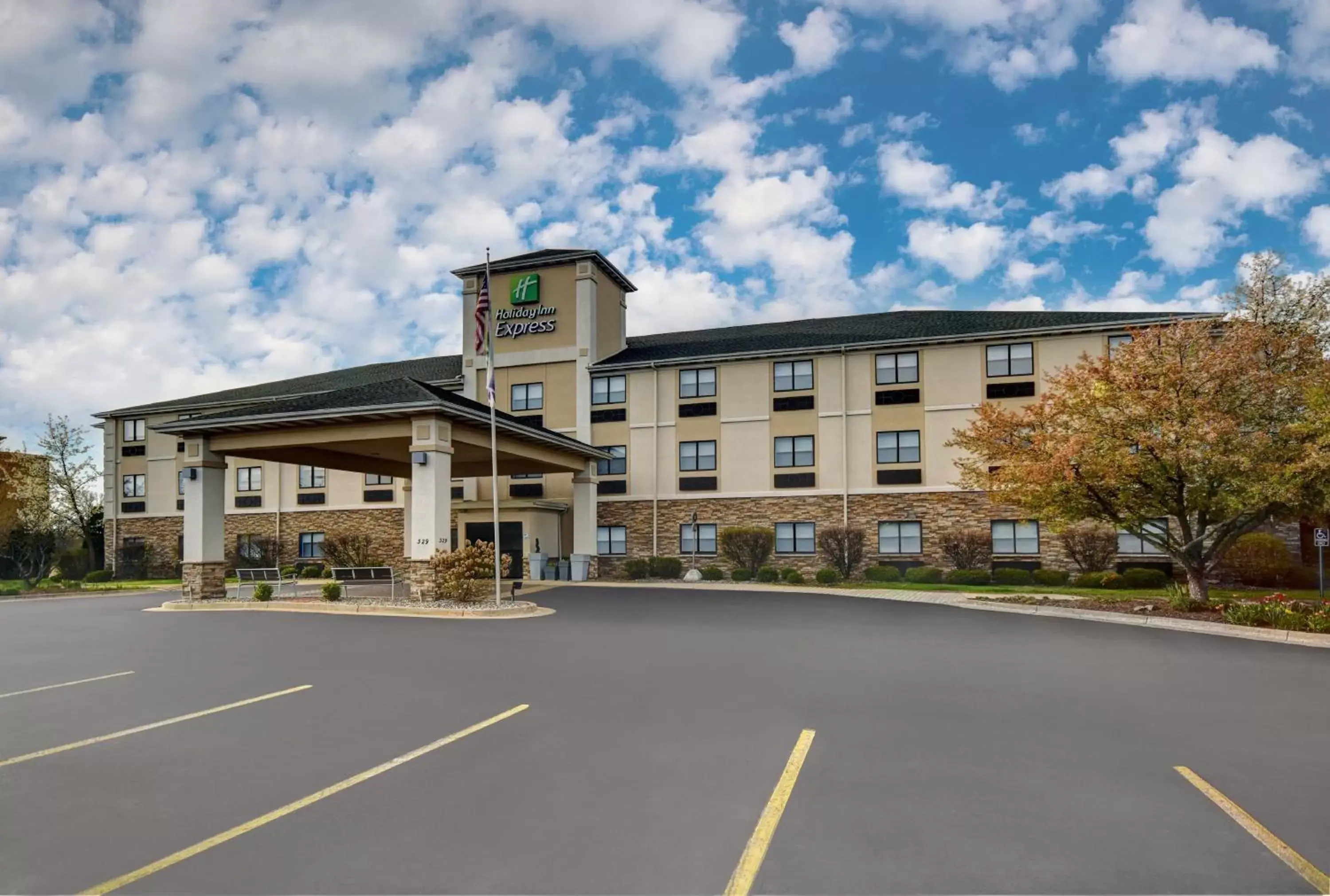 Property Building in Holiday Inn Express Marshall, an IHG Hotel