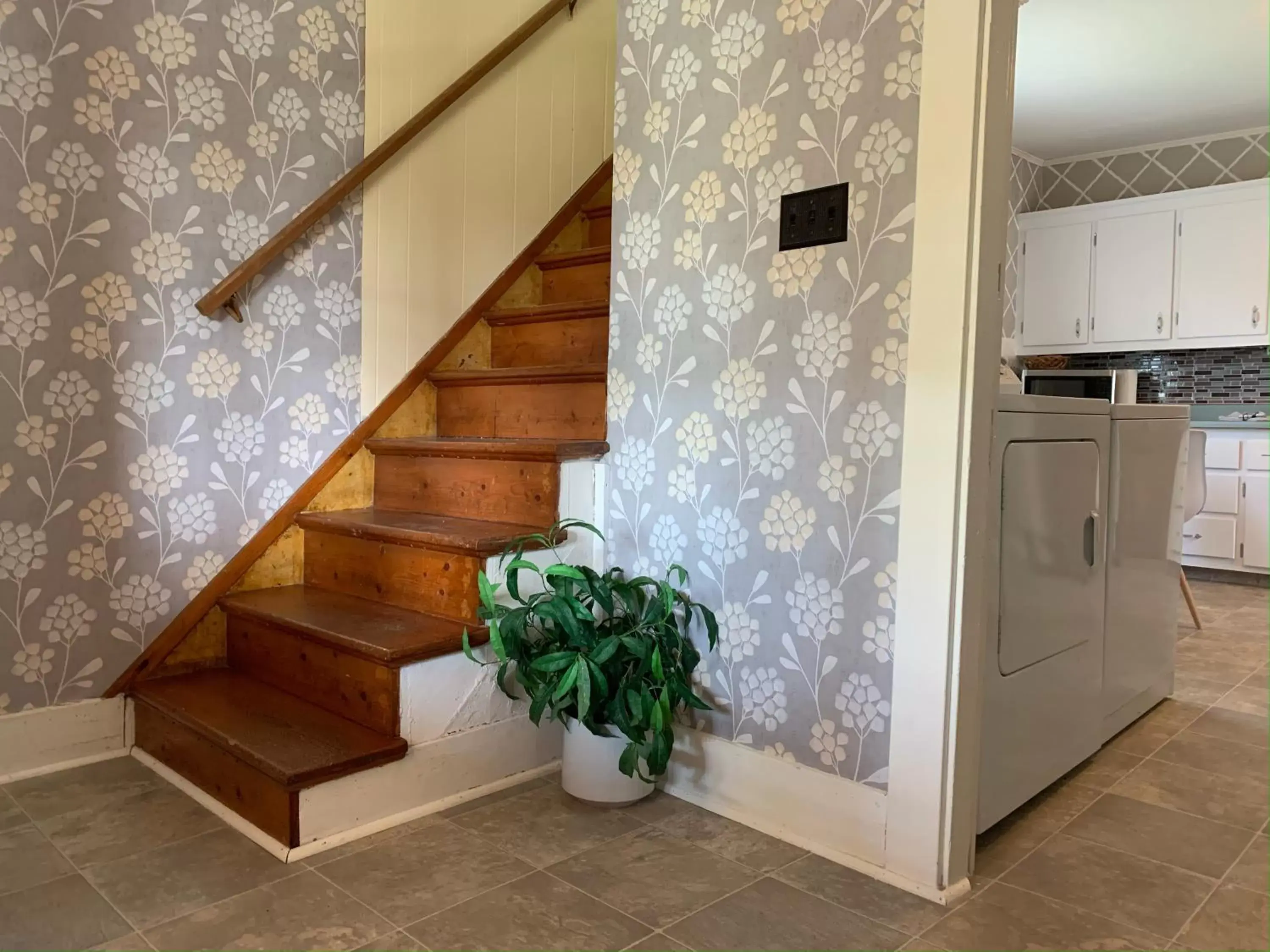 Kitchen/Kitchenette in Alma Shore Lane Suites & Cottages