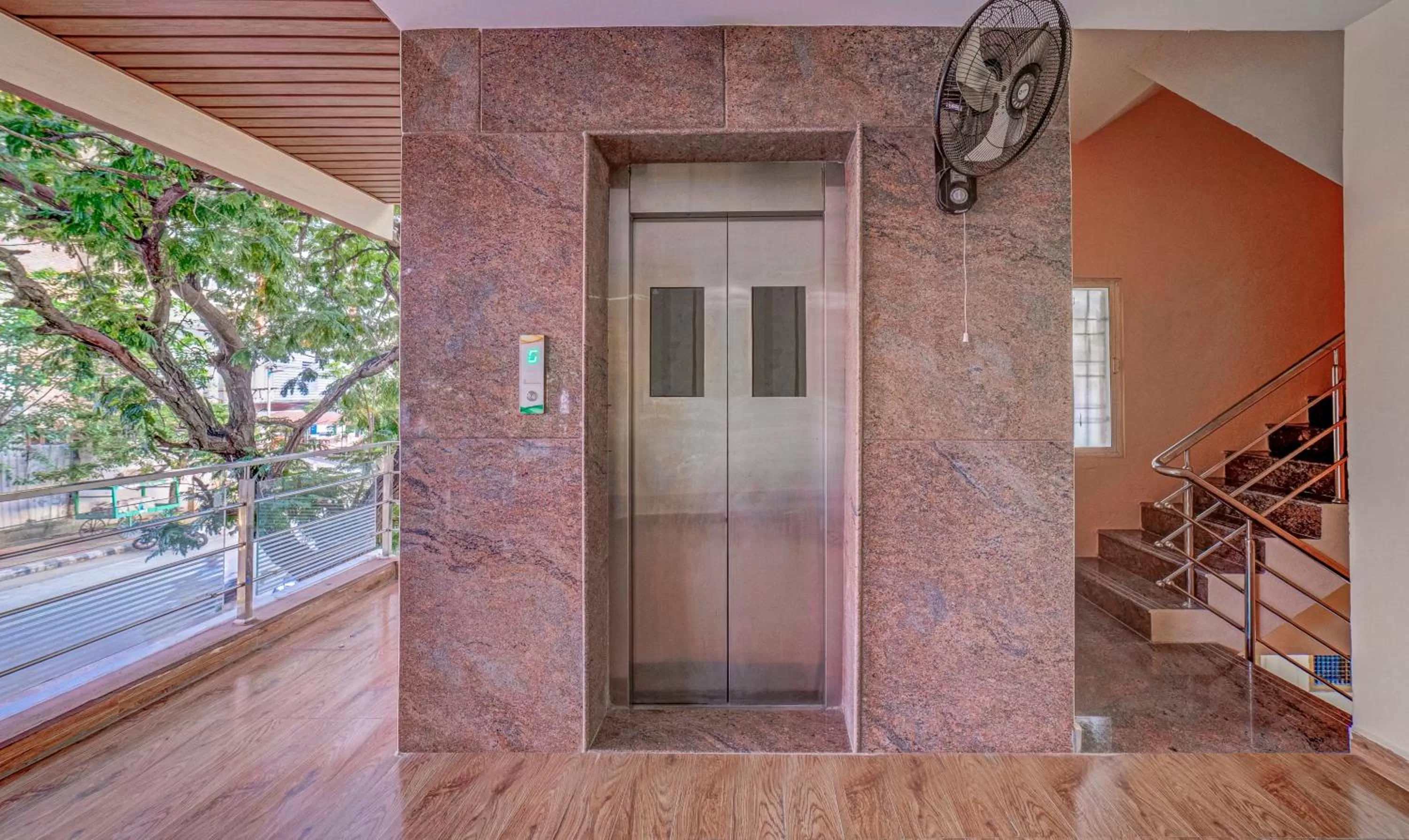 elevator in Treebo Seven Inn