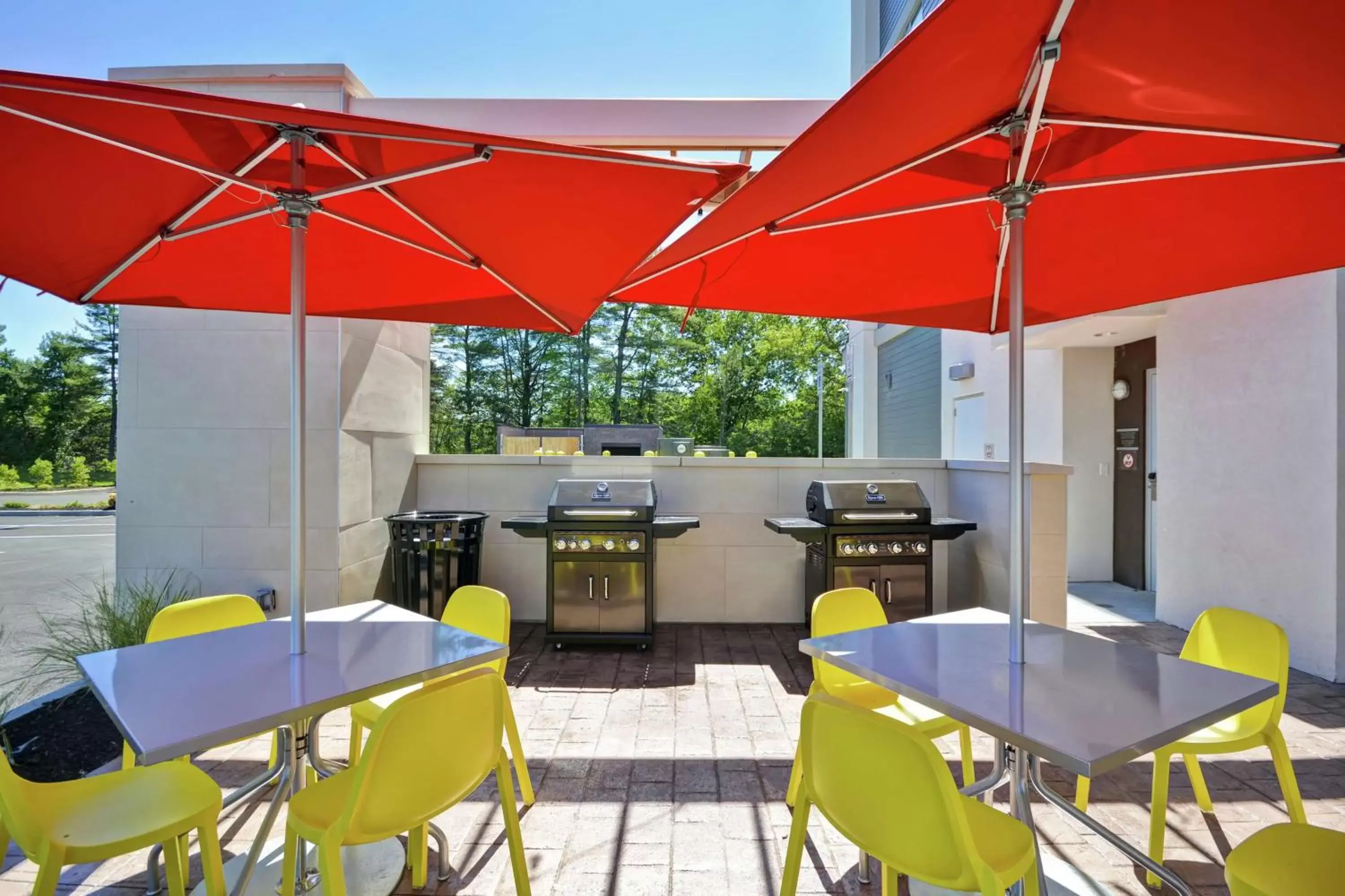 Patio, Restaurant/Places to Eat in Home2 Suites by Hilton Queensbury Lake George