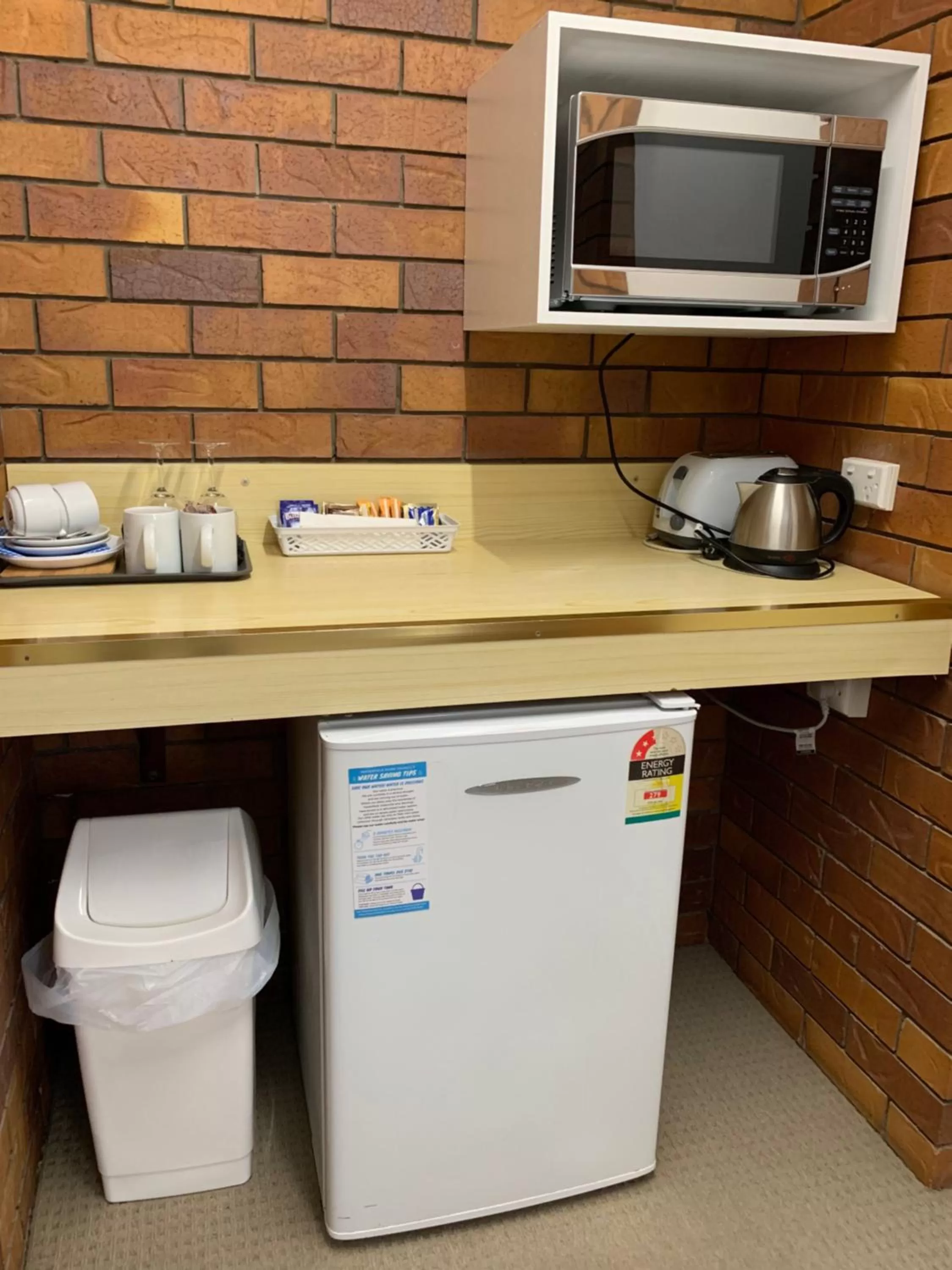 Coffee/tea facilities in Peter Allen Motor Inn