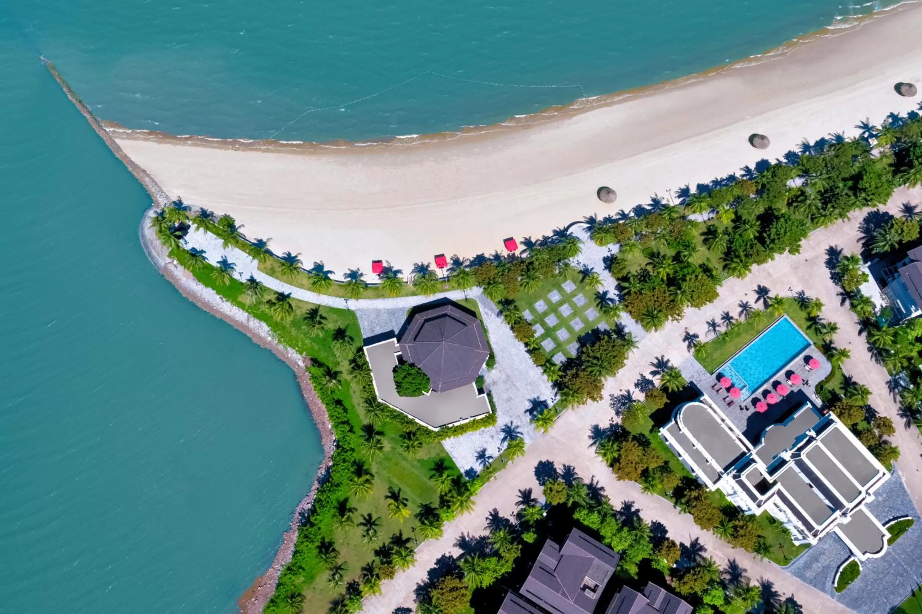 Beach in Paradise Suites Hotel