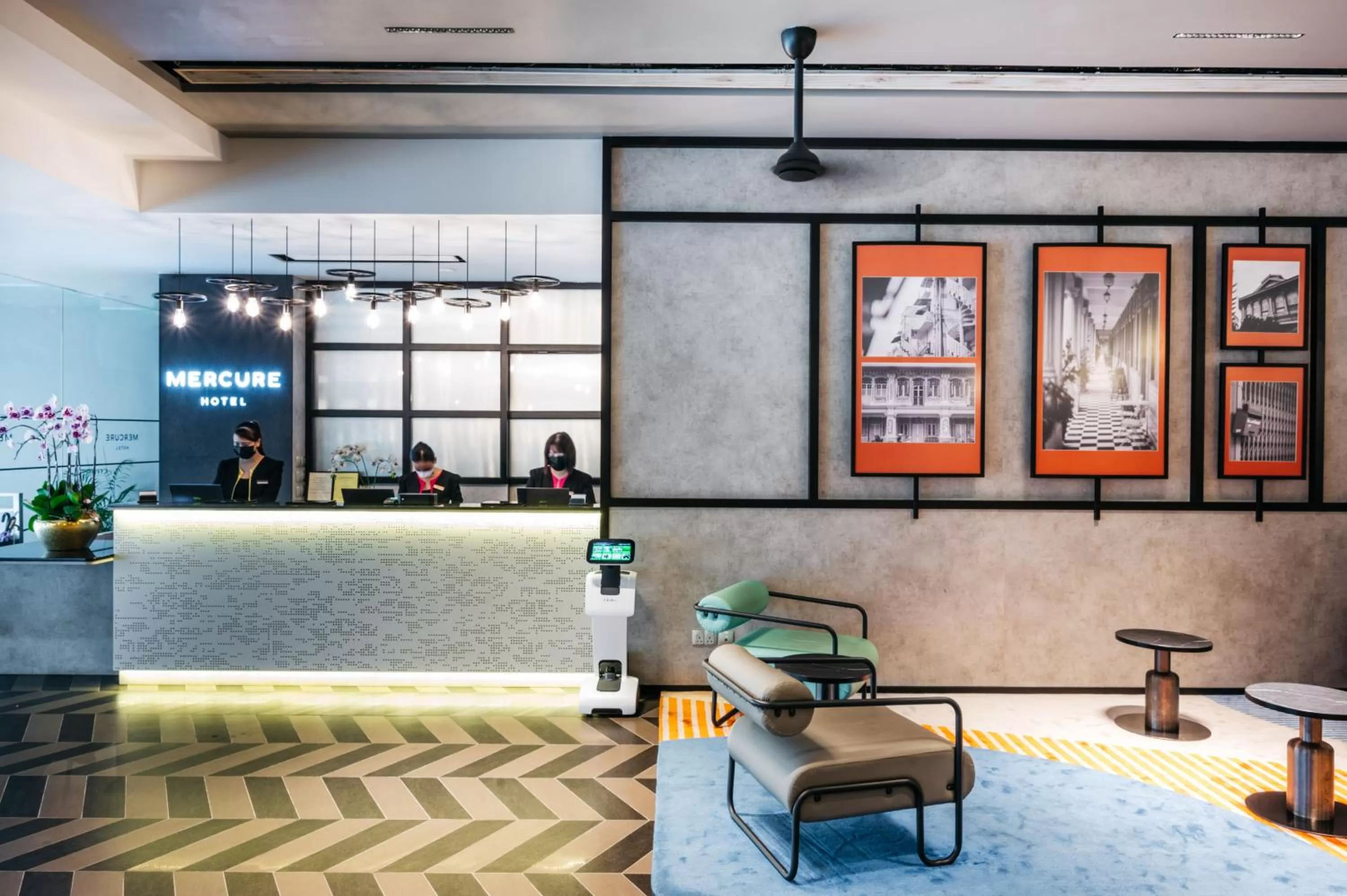 Lobby or reception in Mercure Singapore Tyrwhitt