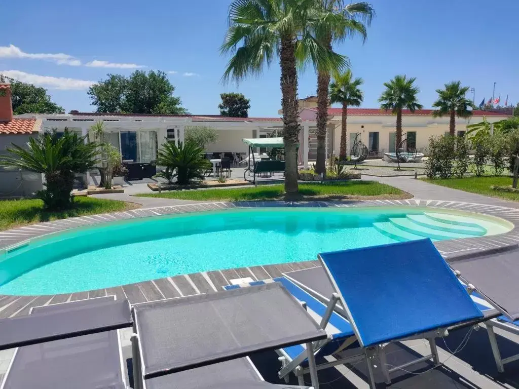 Swimming Pool in B&B Resort El Bisagrà