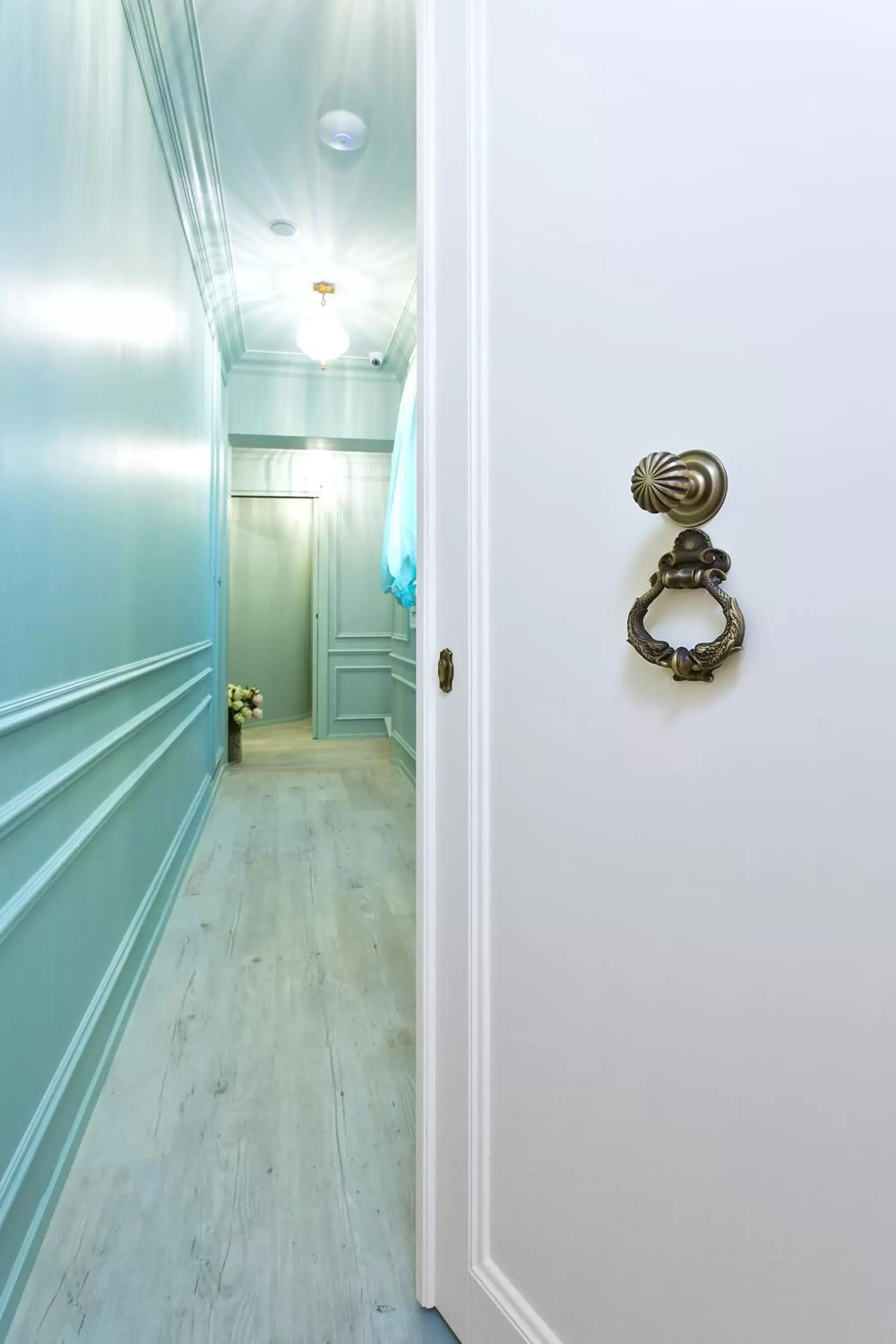 Decorative detail, Bathroom in Aquamare, boutique b&b