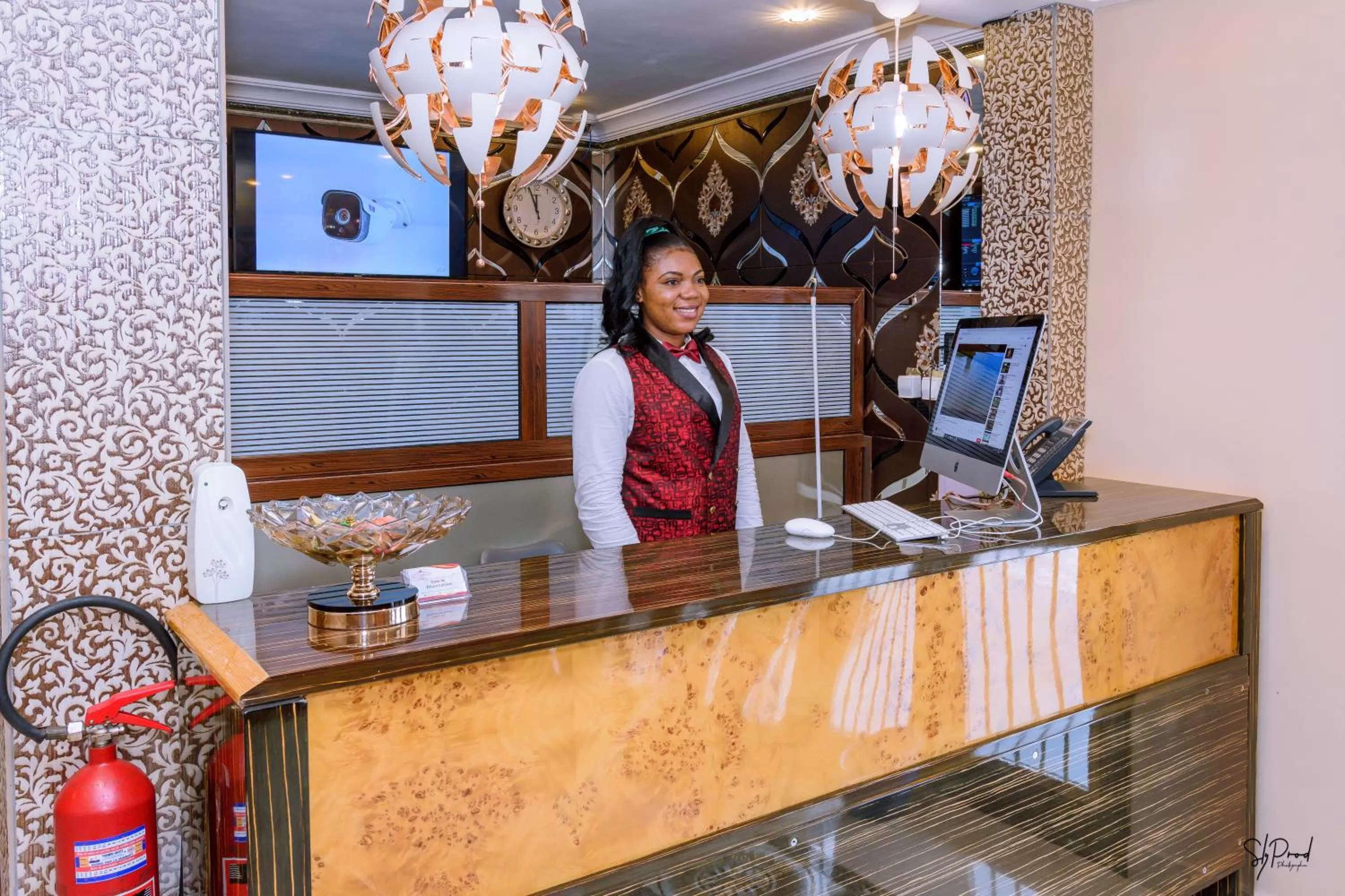 Lobby or reception in Hôtel La Principauté Douala Bonapriso