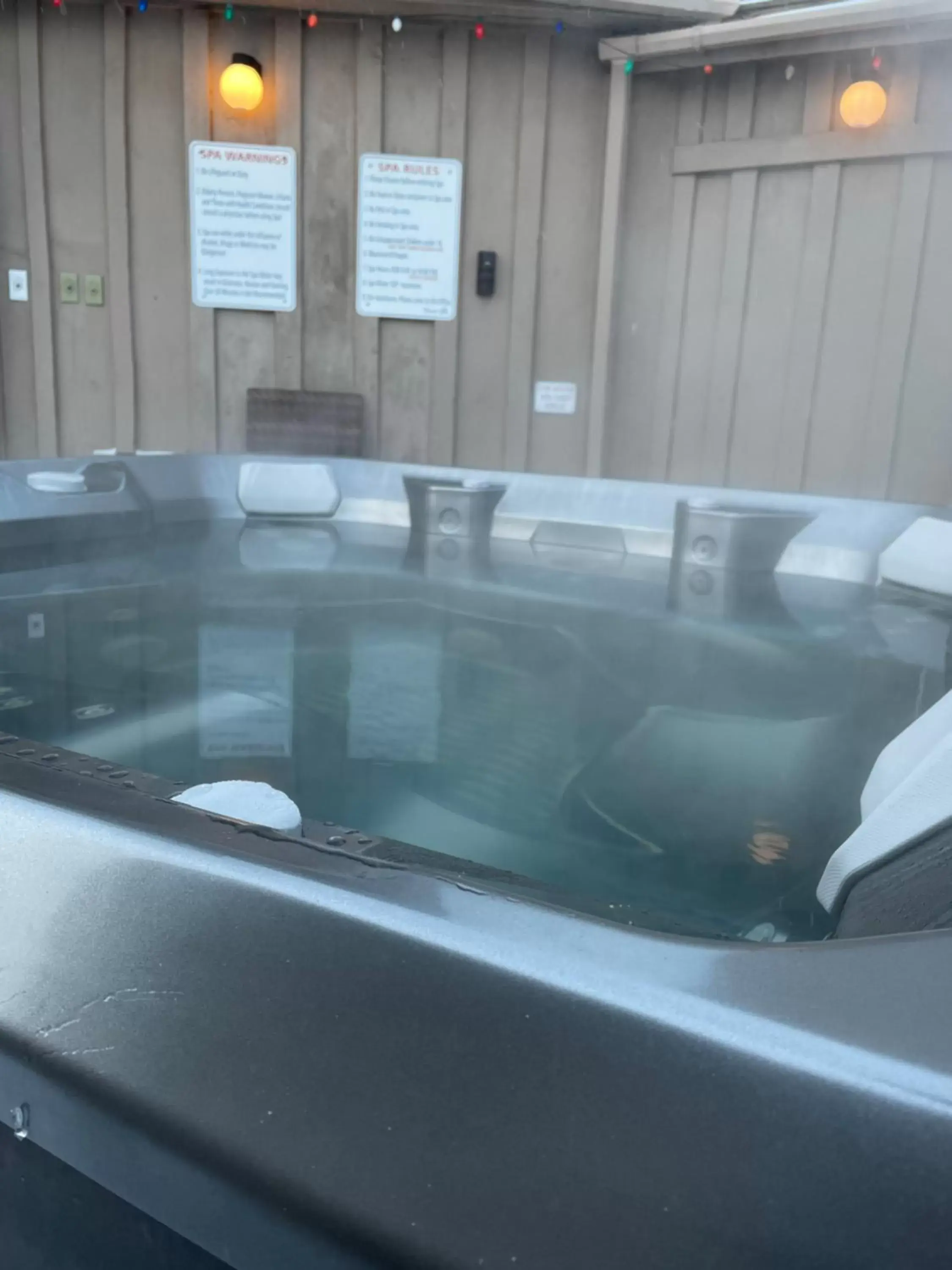 Swimming Pool in Woodland Motel