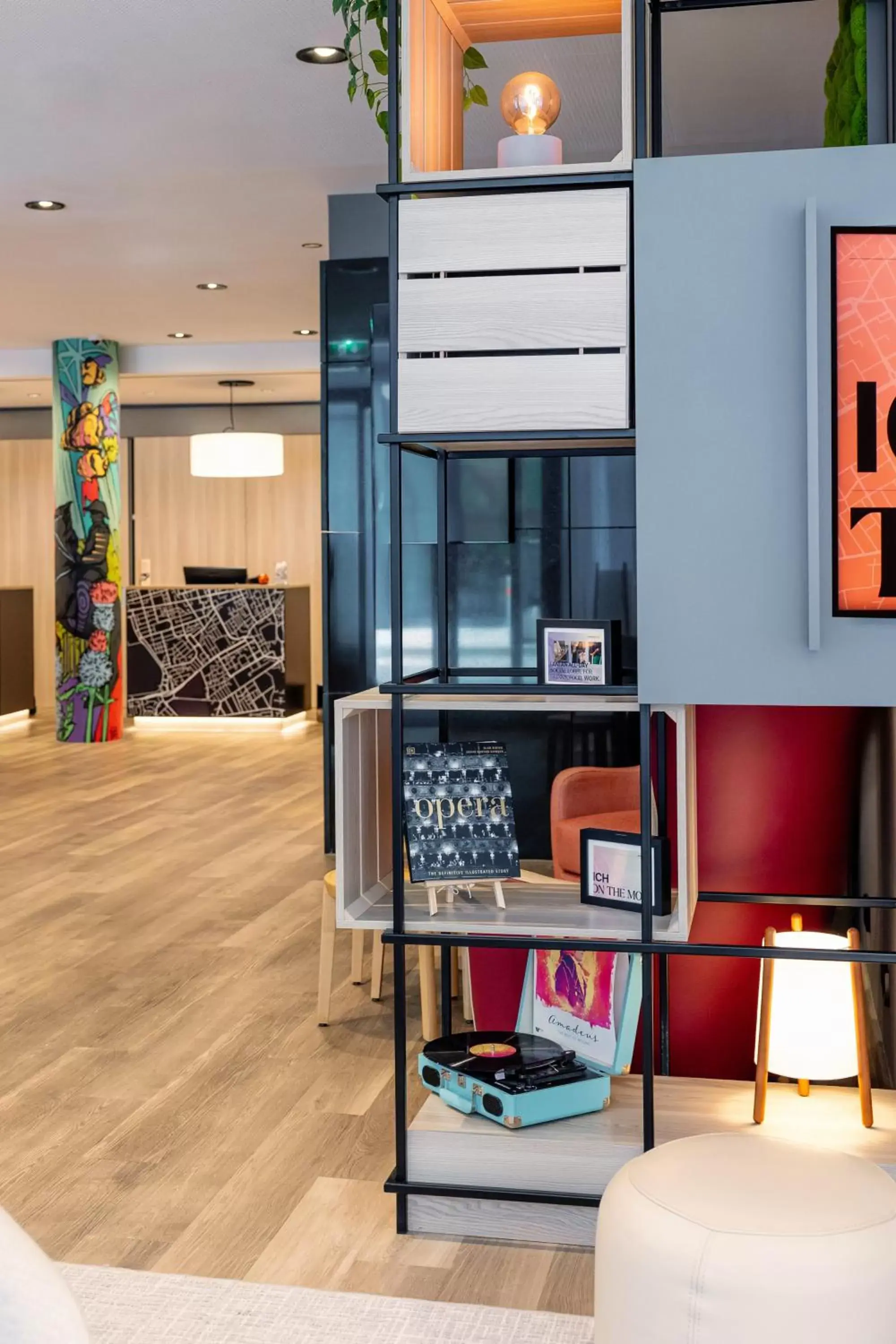 Lobby or reception in IntercityHotel Wien