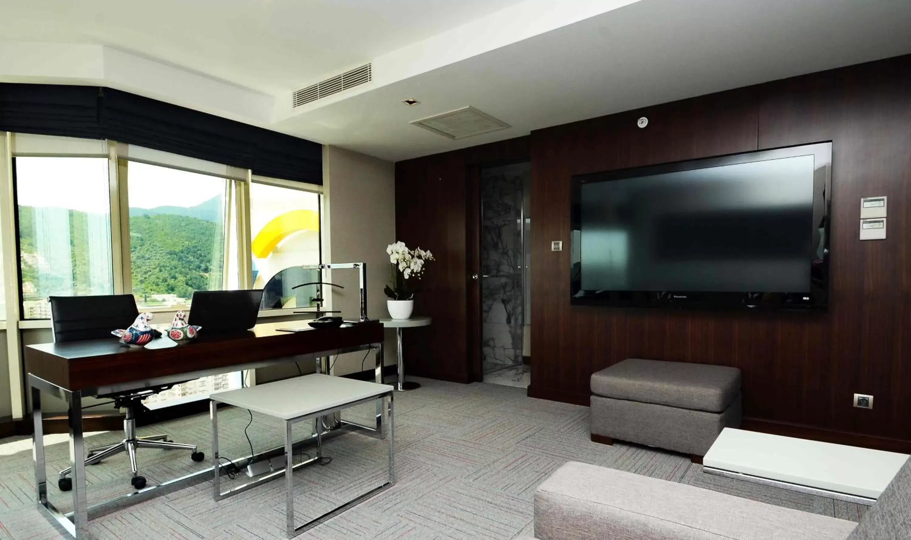 Living room, TV/Entertainment Center in Ramada Encore by Wyndham Izmir
