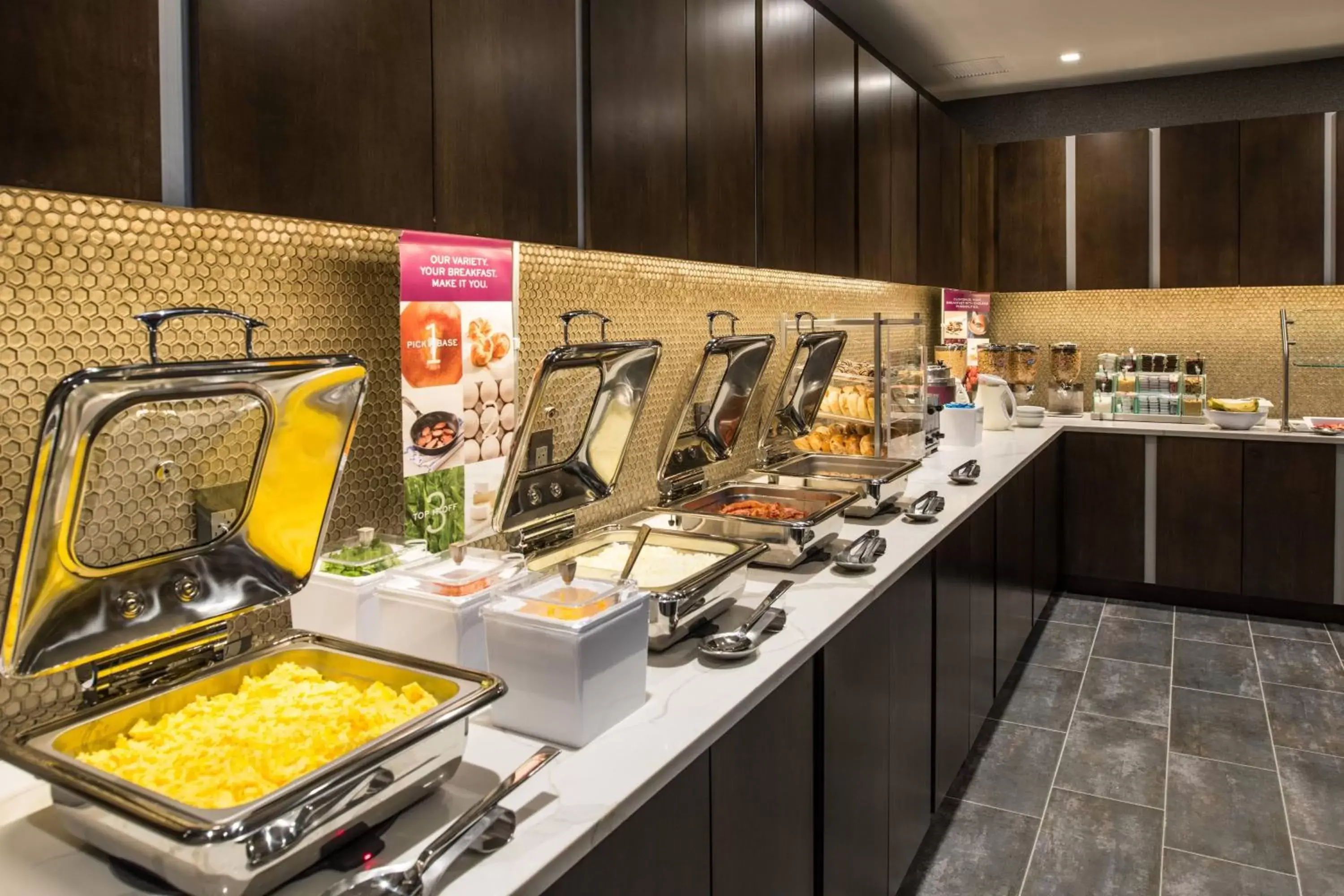 Breakfast, Kitchen/Kitchenette in Residence Inn by Marriott Boston Concord