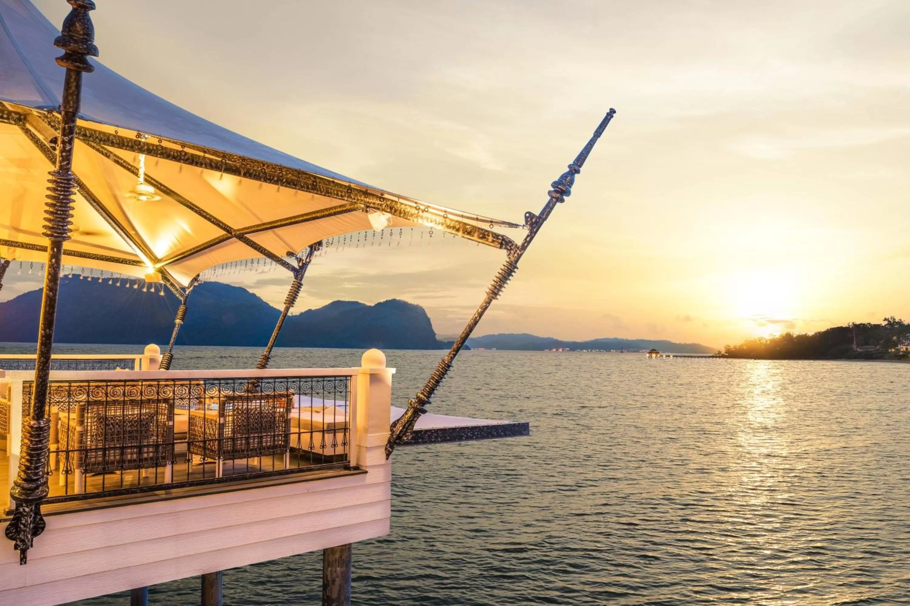 Restaurant/places to eat in The St. Regis Langkawi