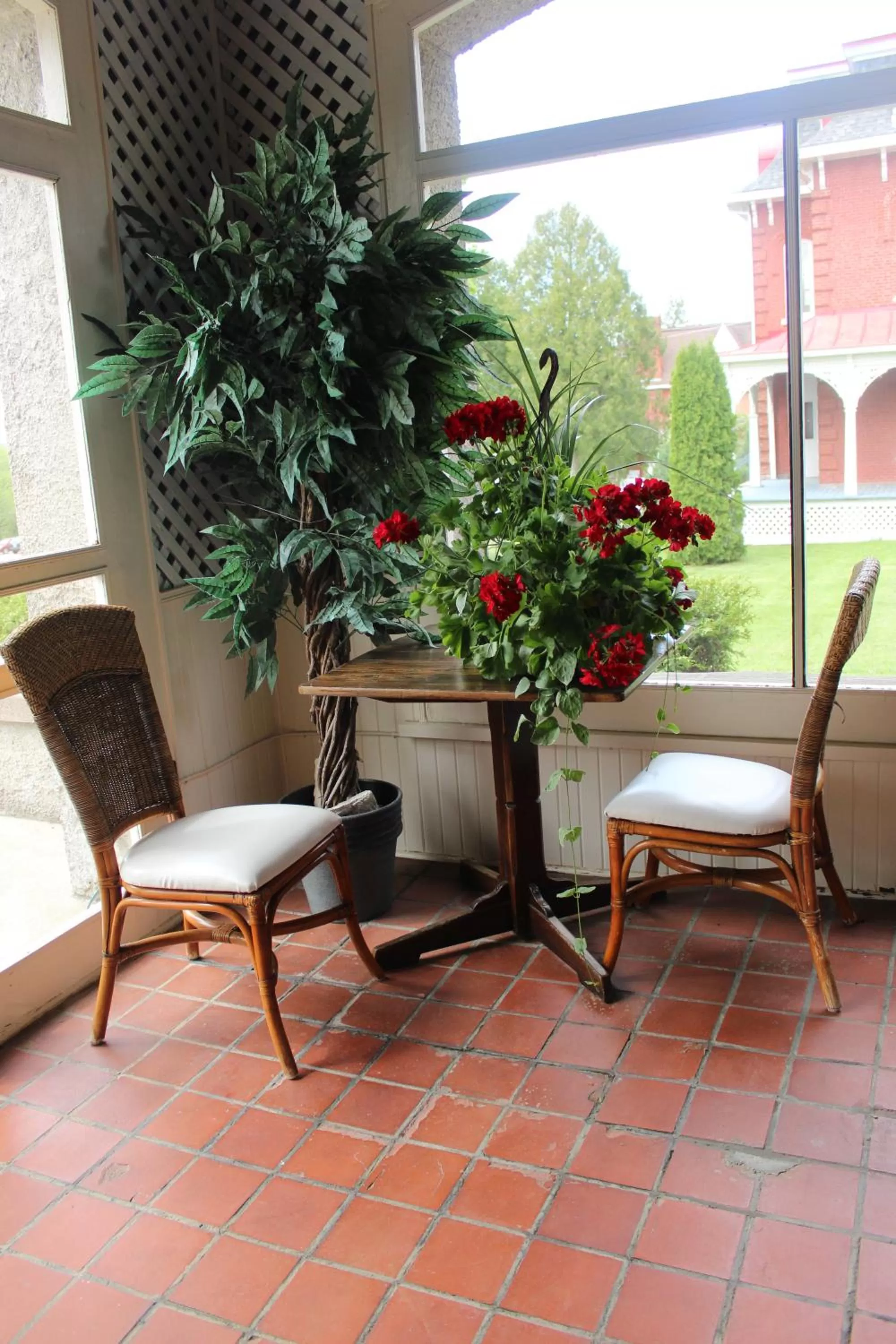 Balcony/Terrace in Grey Gables Inn