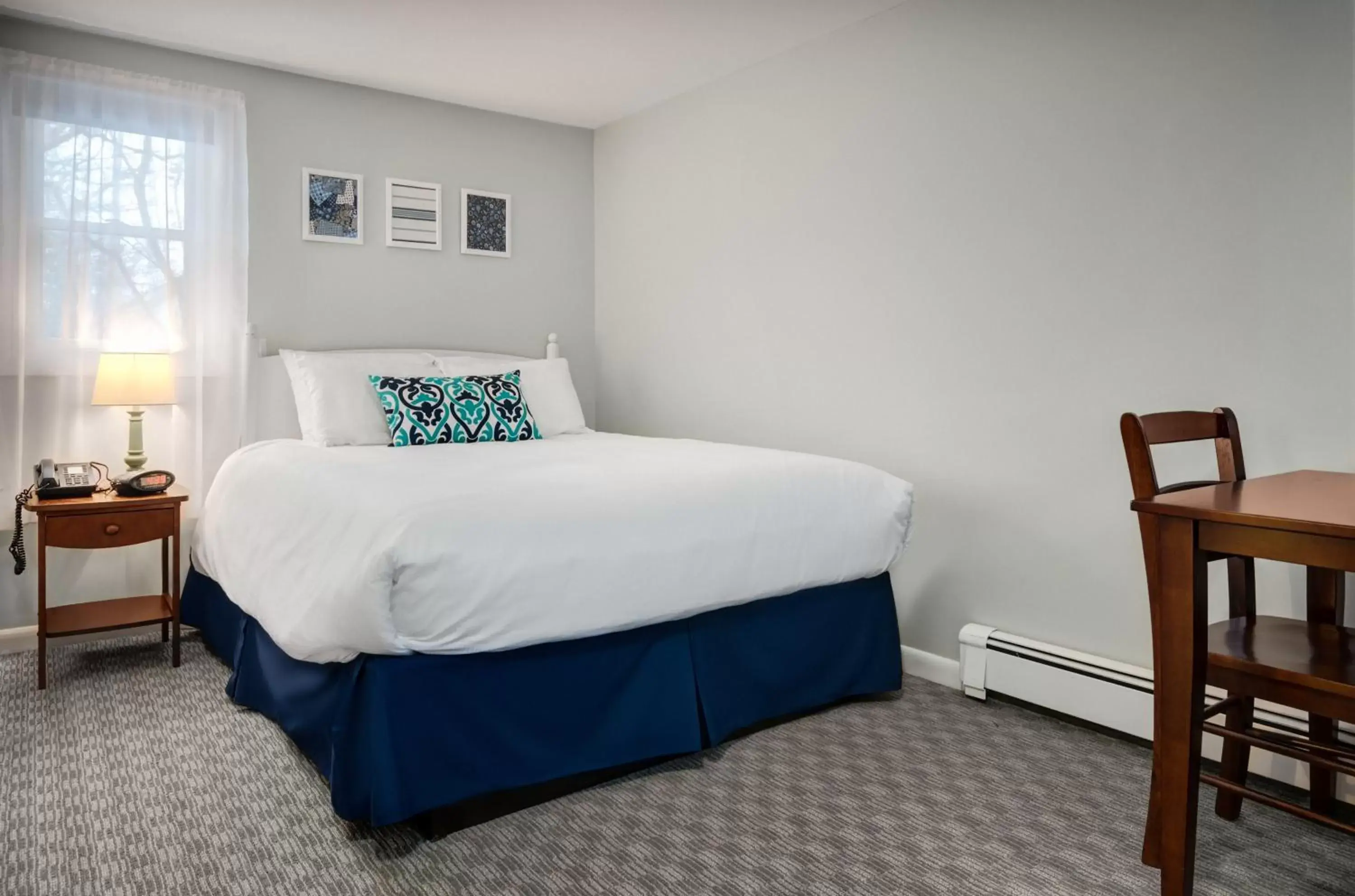 Bed in Kittery Inn & Suites Bed in Kittery Inn & Suites