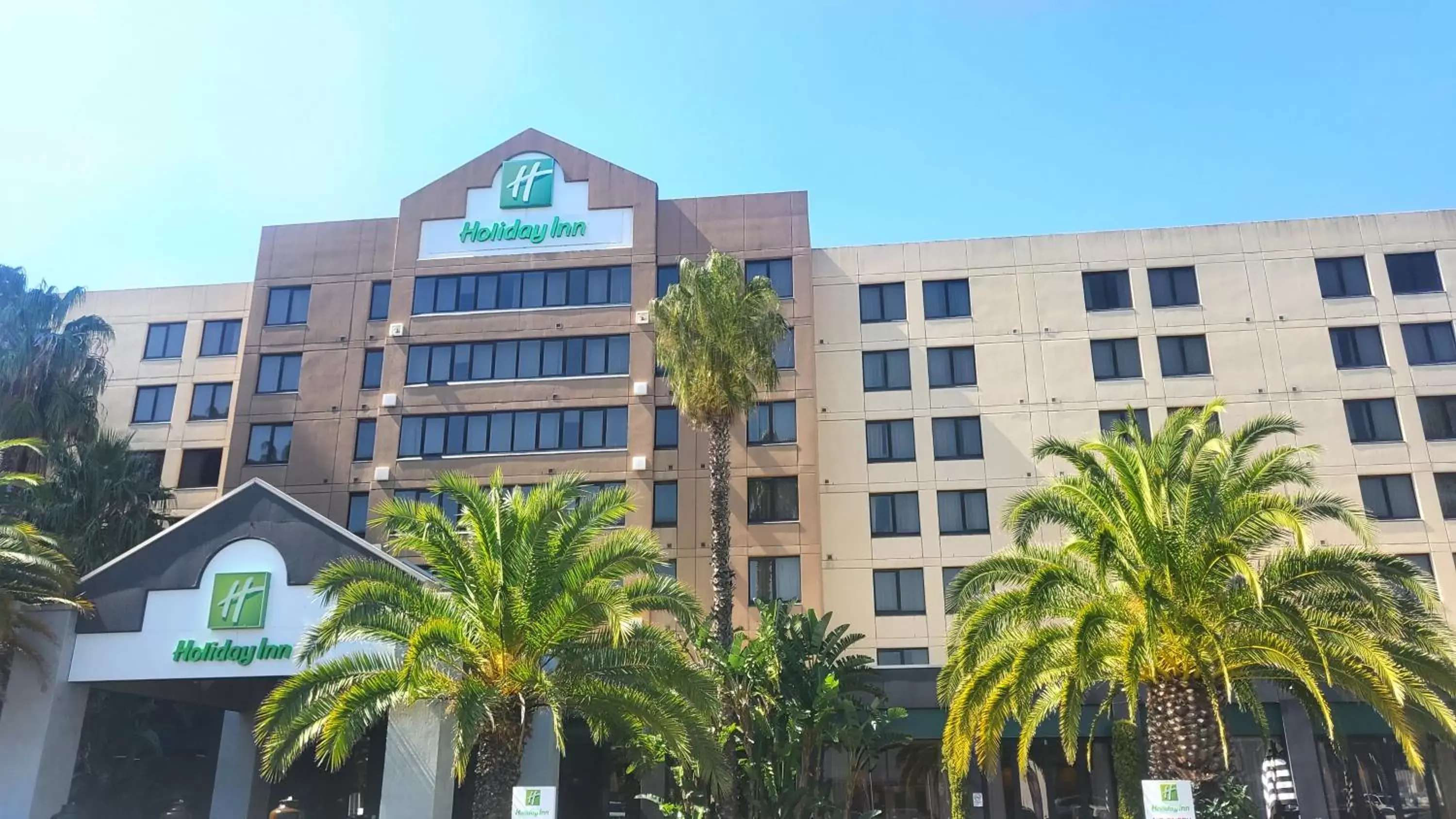 Property Building in Holiday Inn Parramatta, an IHG Hotel